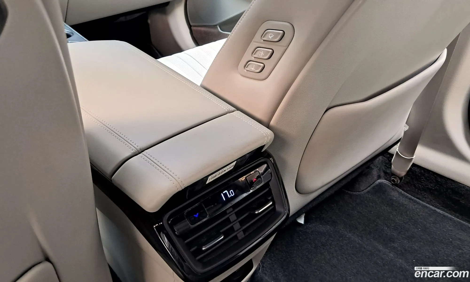 Kia K8 Hybrid 2022 — 36