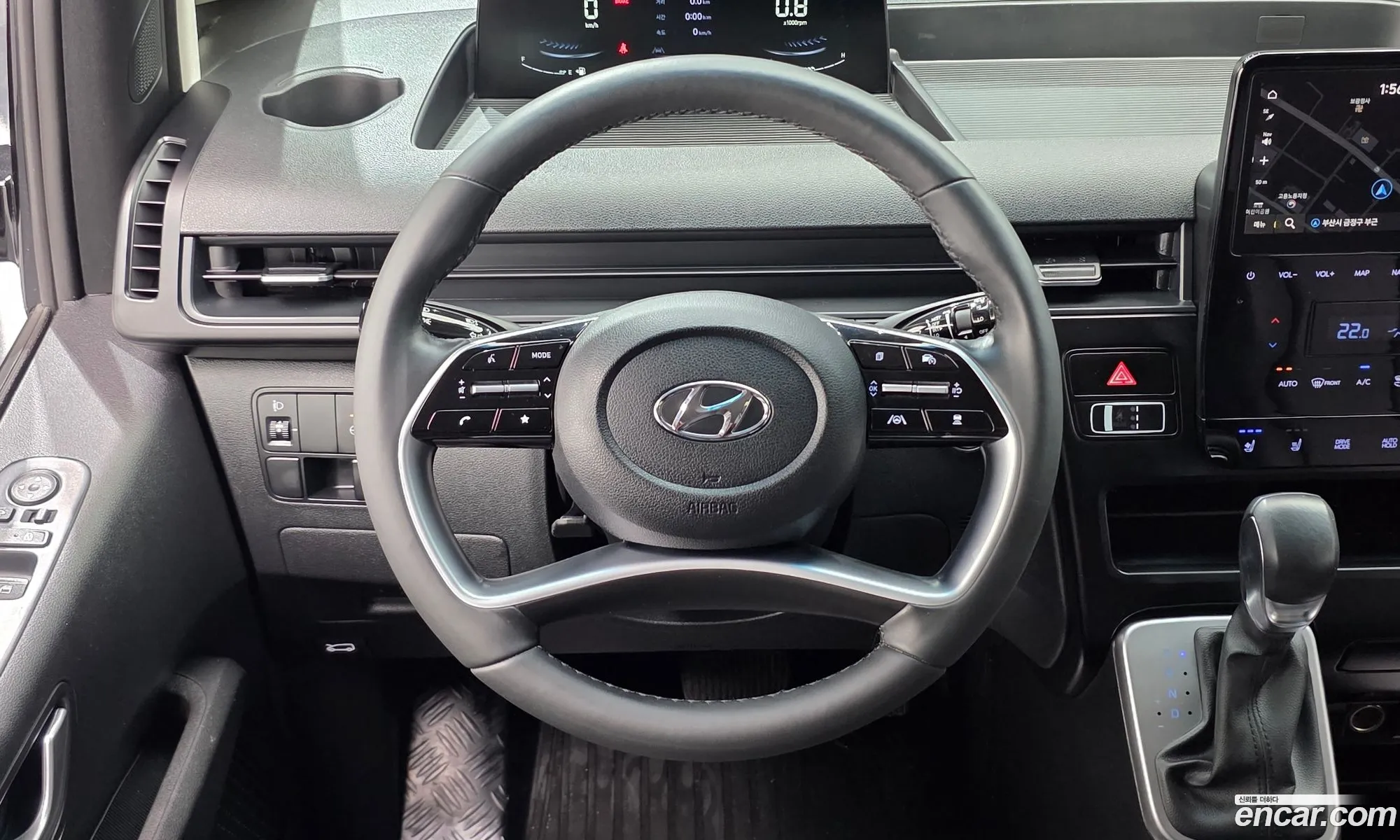 Hyundai Staria 2023 — 26