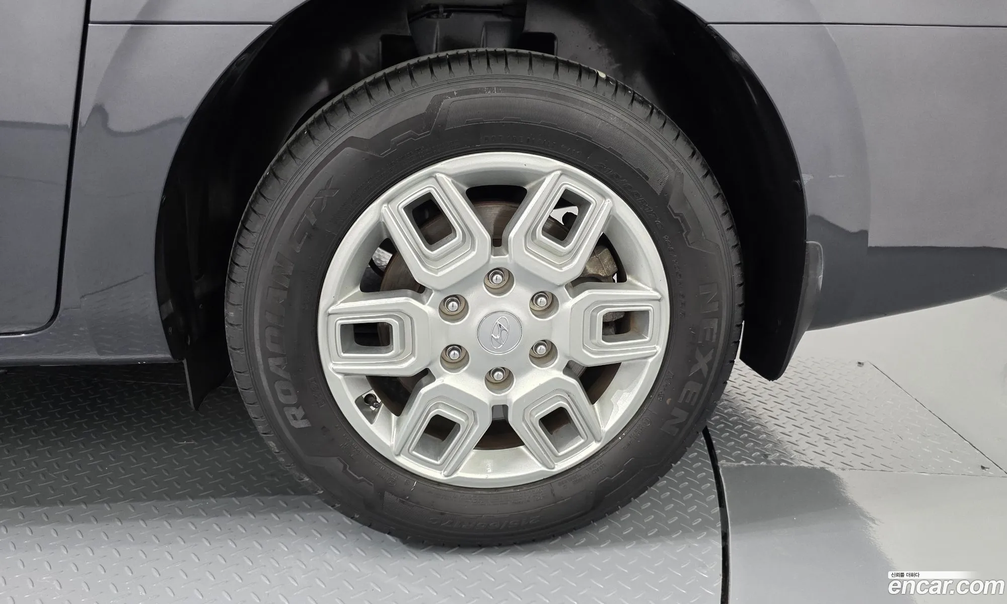 Hyundai Staria 2023 — 25