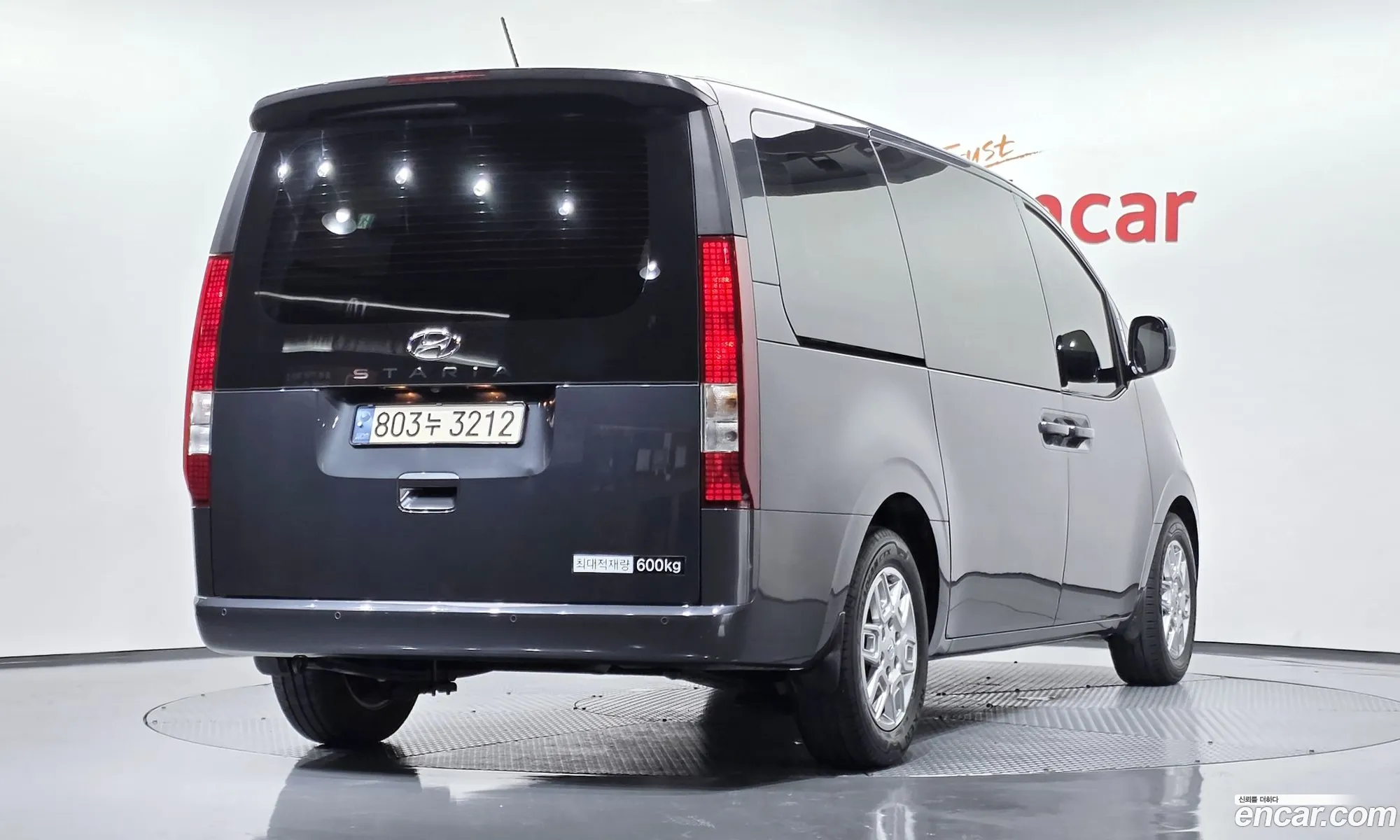 Hyundai Staria 2023 — 12