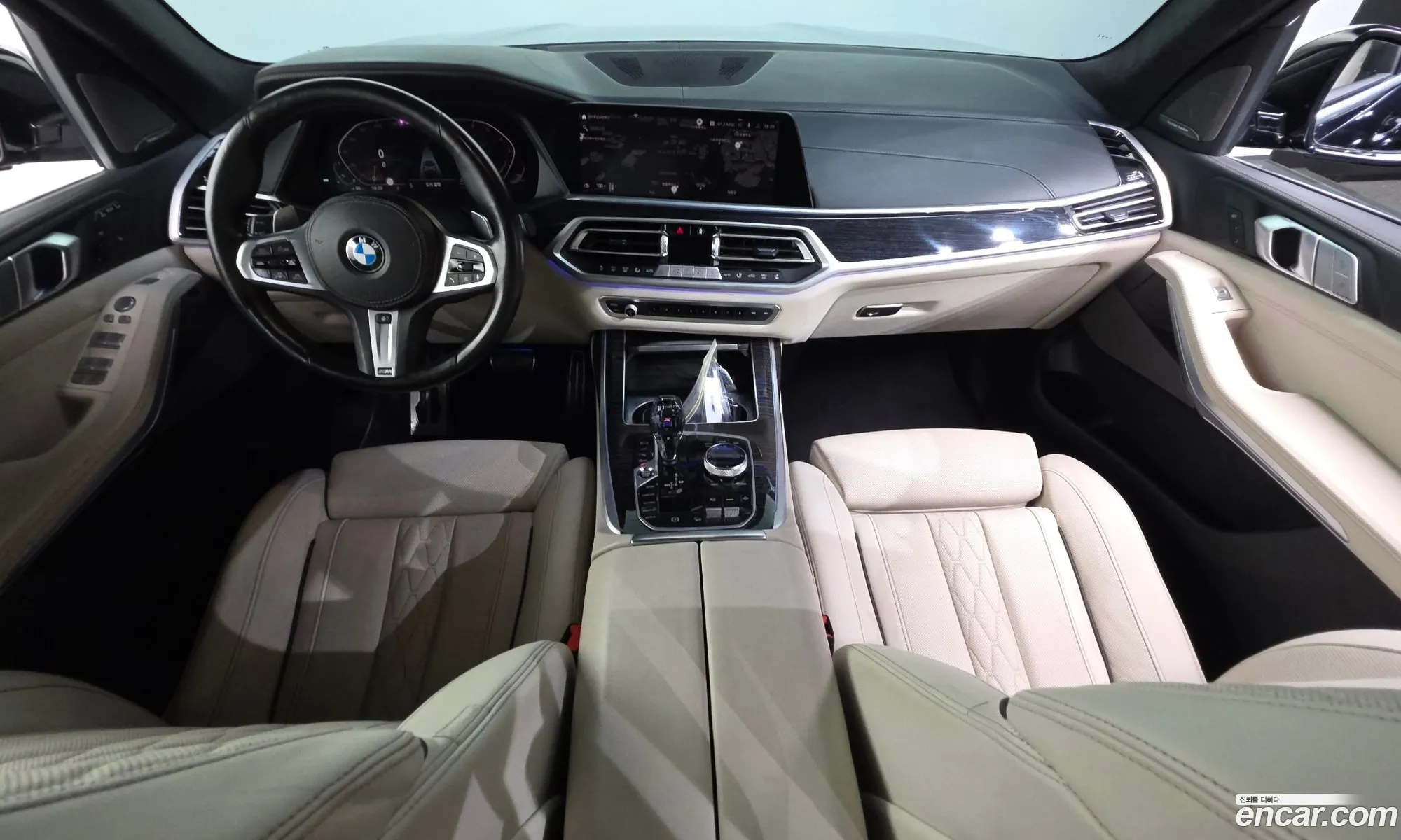BMW X7 2021 — 14