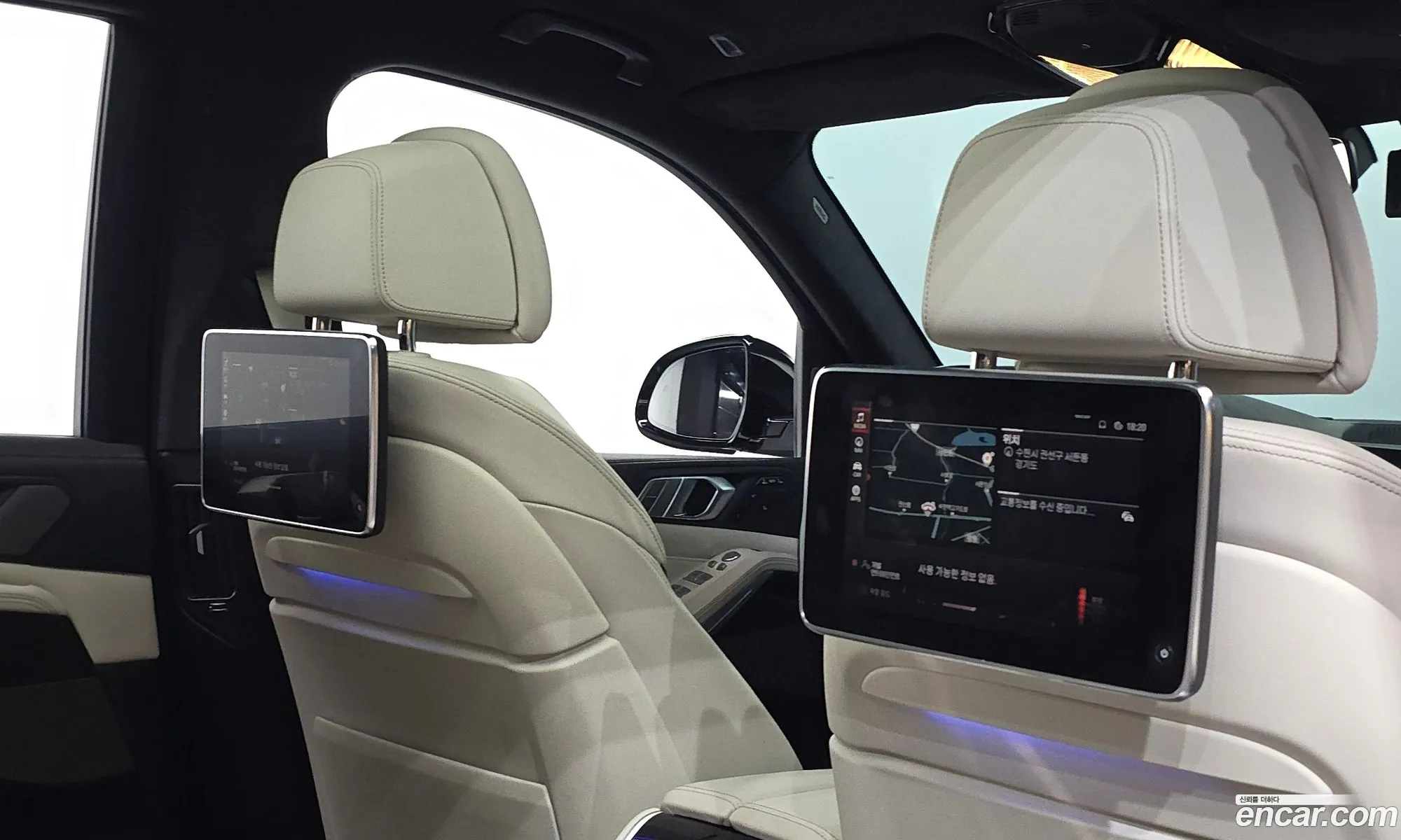 BMW X7 2021 — 7