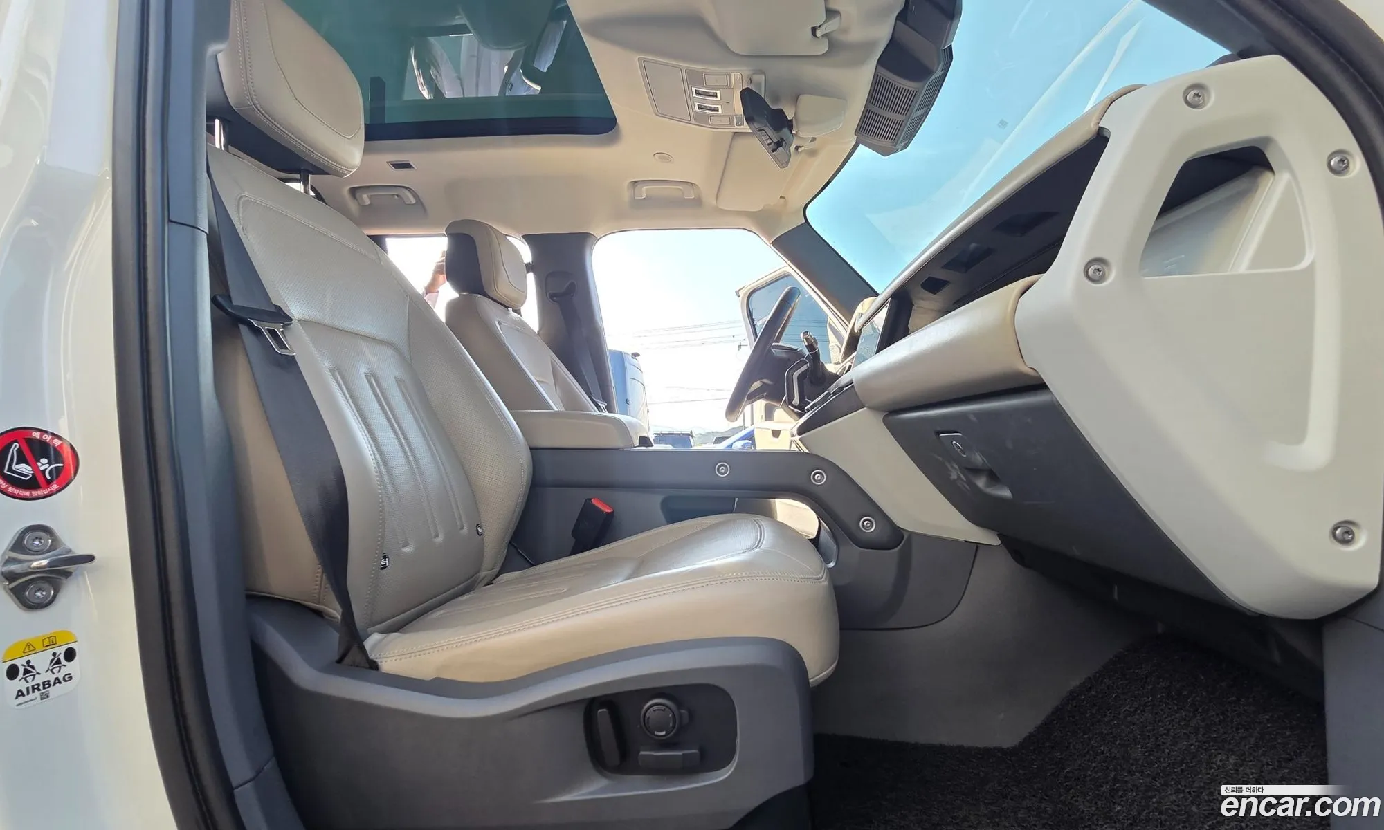 Land Rover Defender 2021 — 14