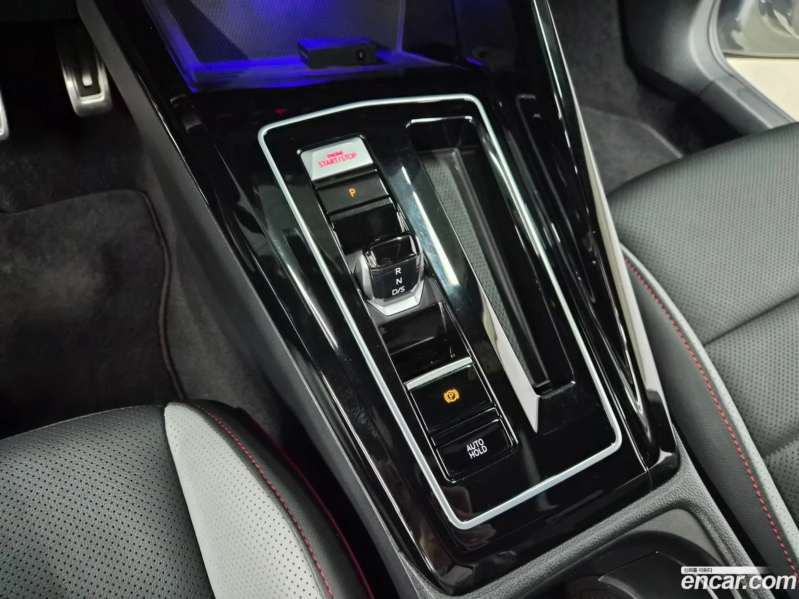 Volkswagen Golf 8th Gen 2025 — 8