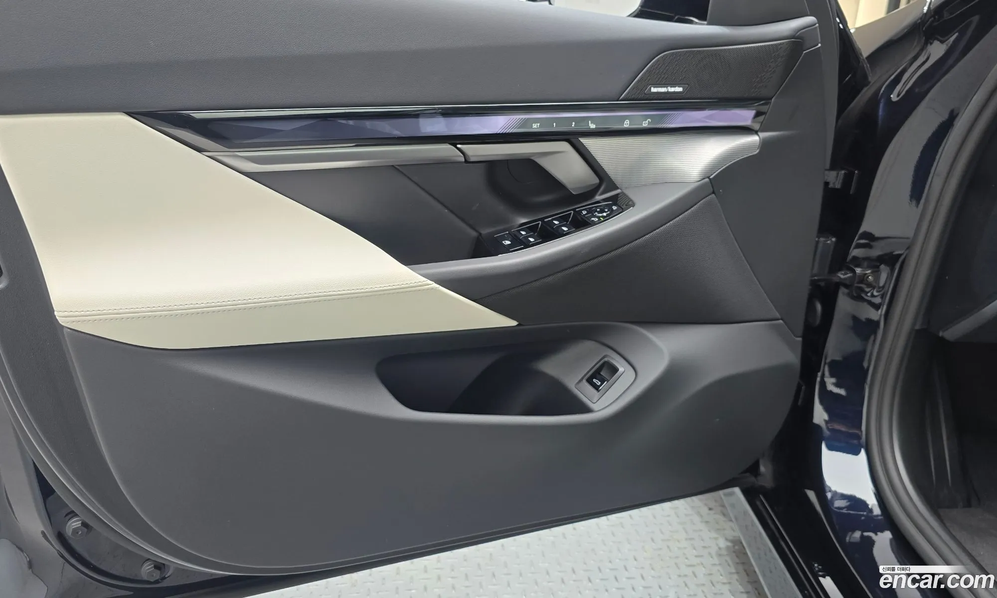 BMW 5 Series 2025 — 12