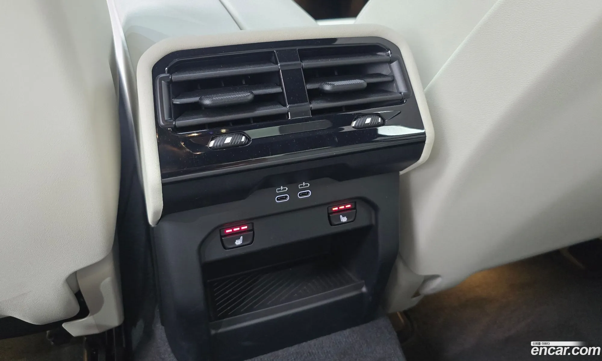 BMW 5 Series 2025 — 17