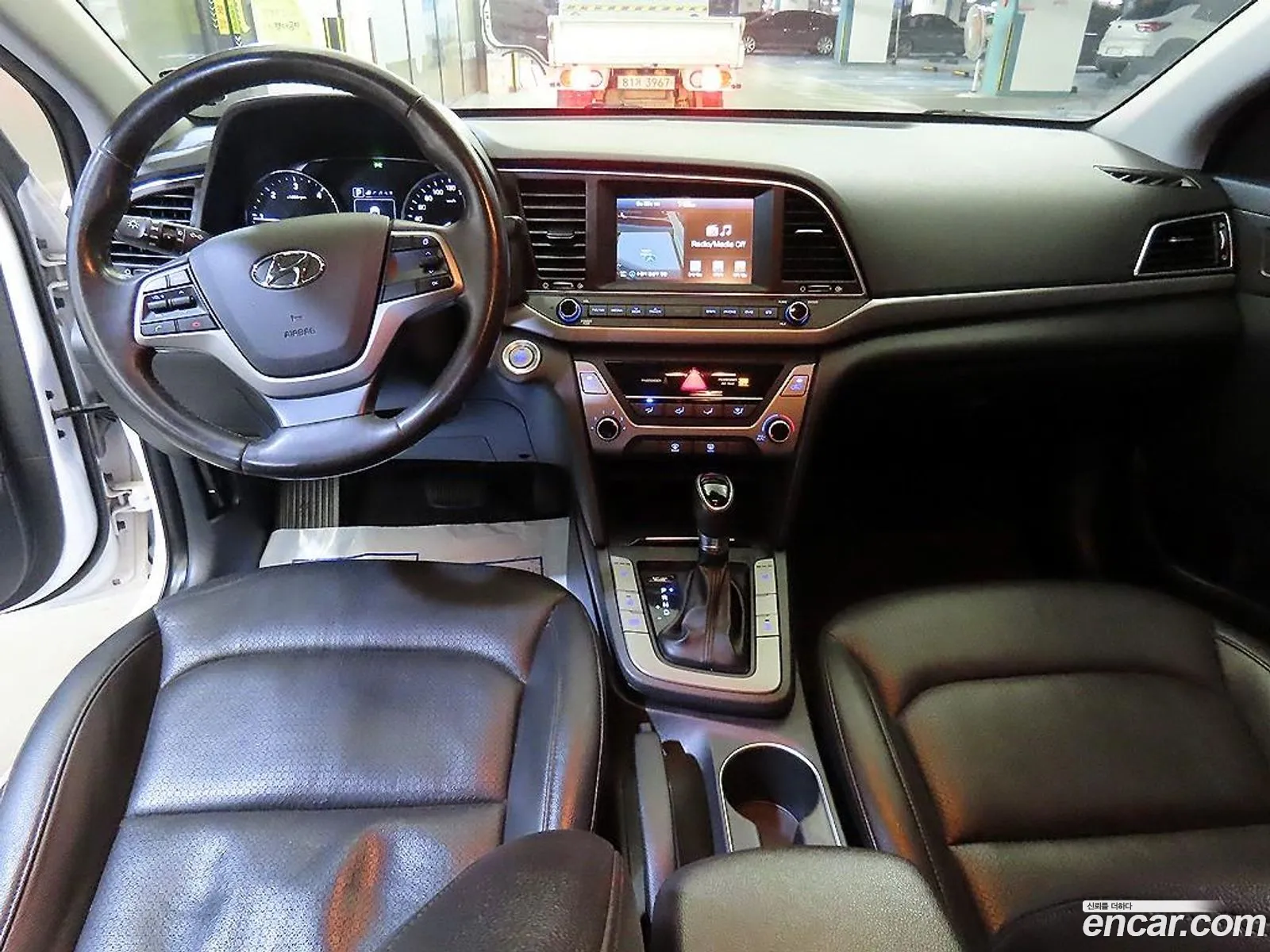 Hyundai Elantra AD 2015 — 14