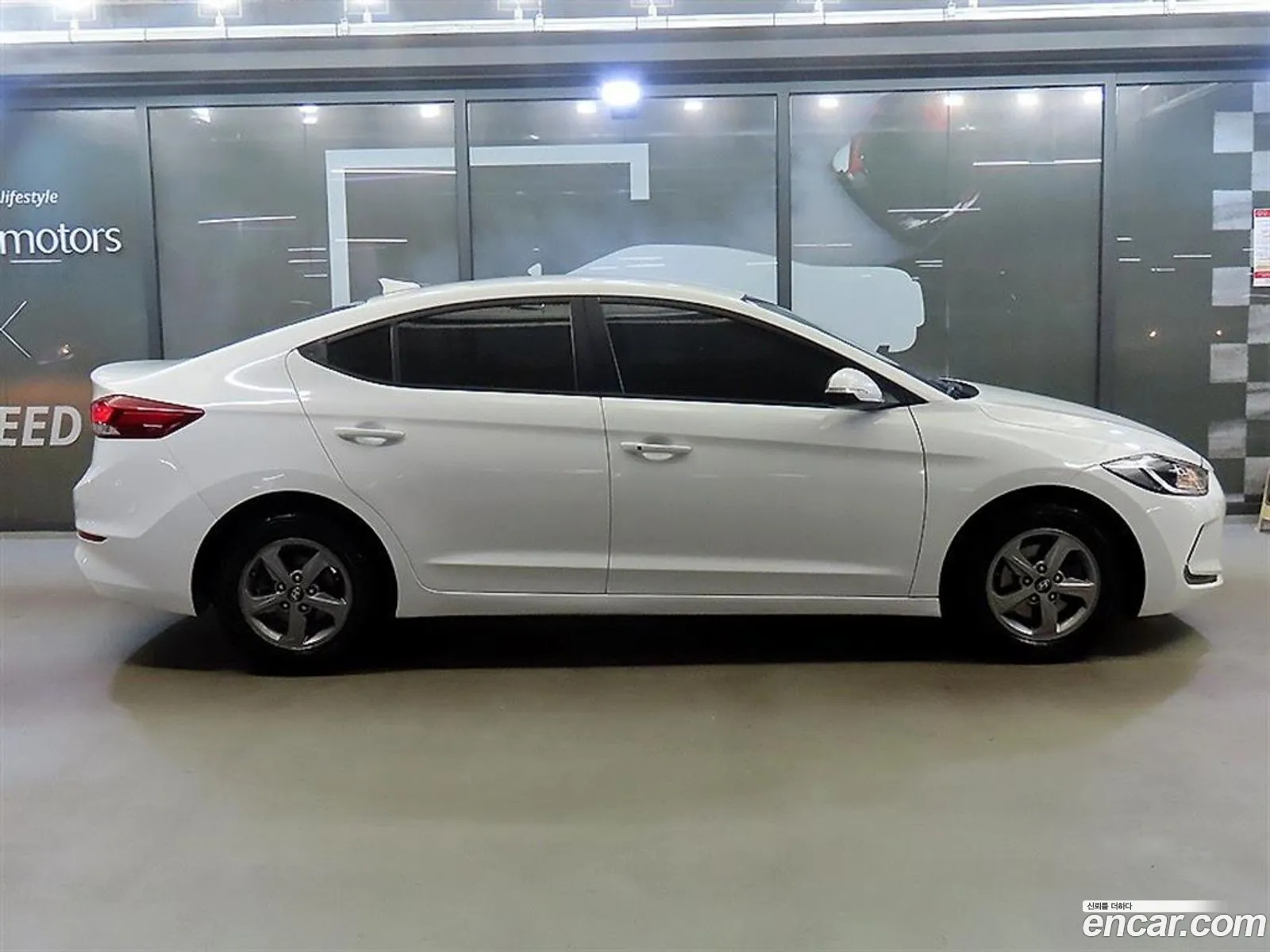 Hyundai Elantra AD 2015 — 18