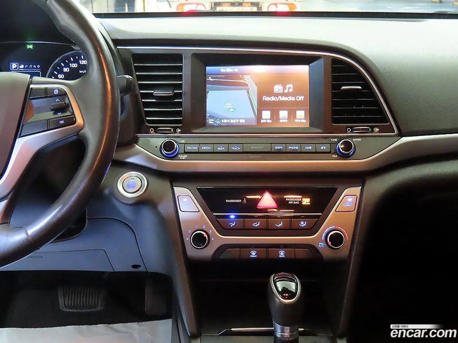 Hyundai Elantra AD 2015 — 13