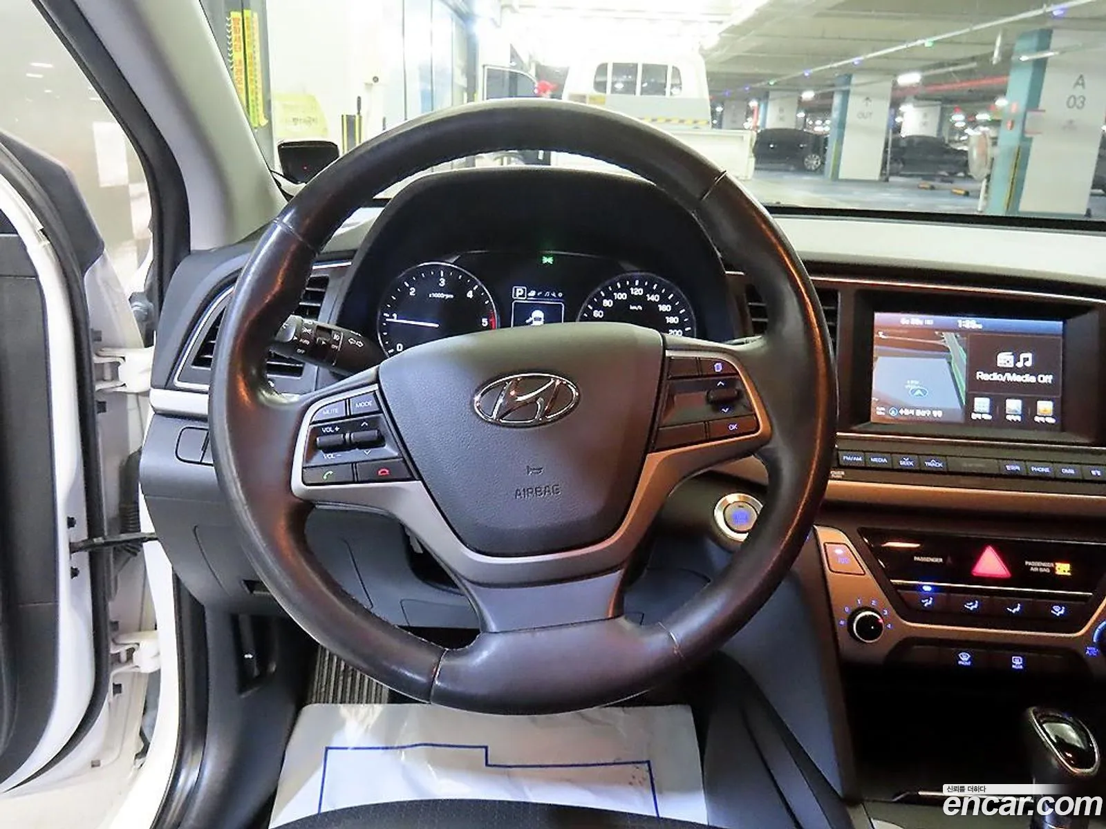 Hyundai Elantra AD 2015 — 12