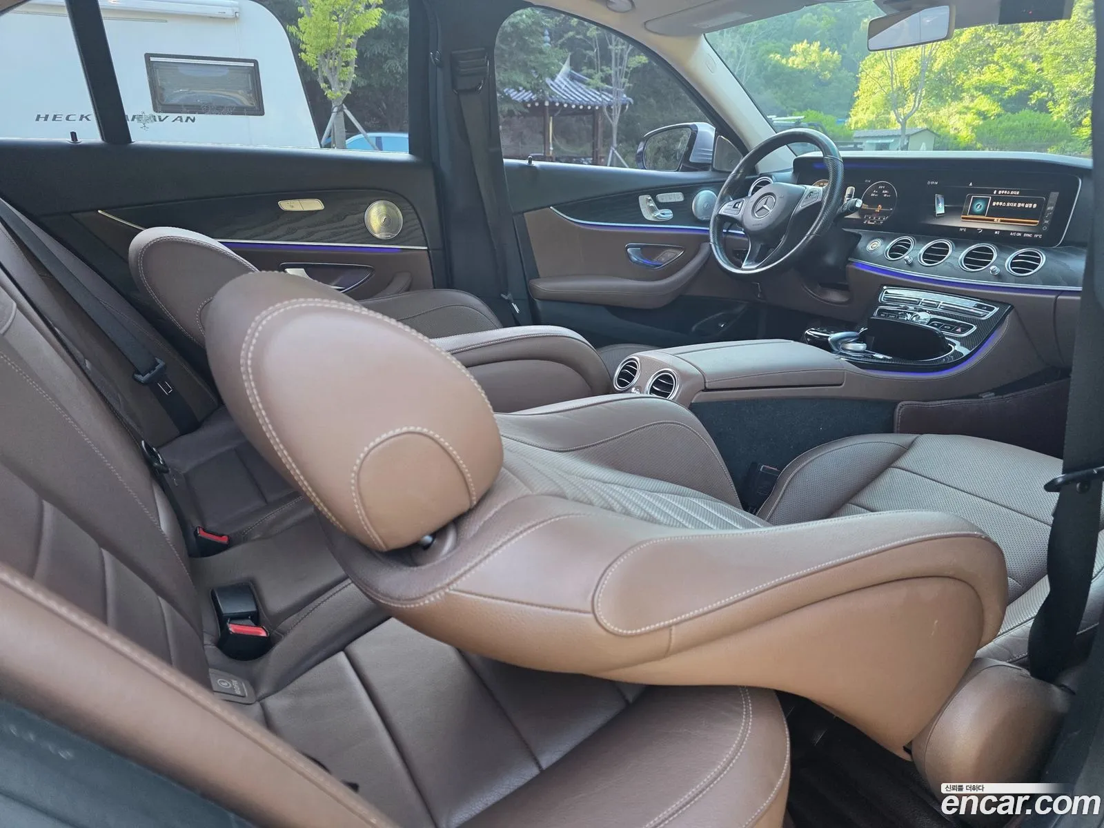 Mercedes-Benz E-Class W213 2016 — 13