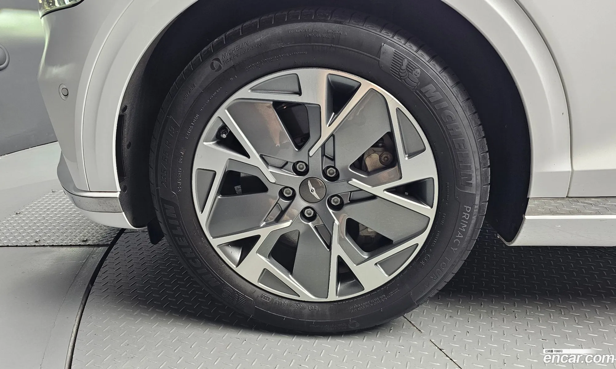 Genesis Electrified GV70 2022 — 17