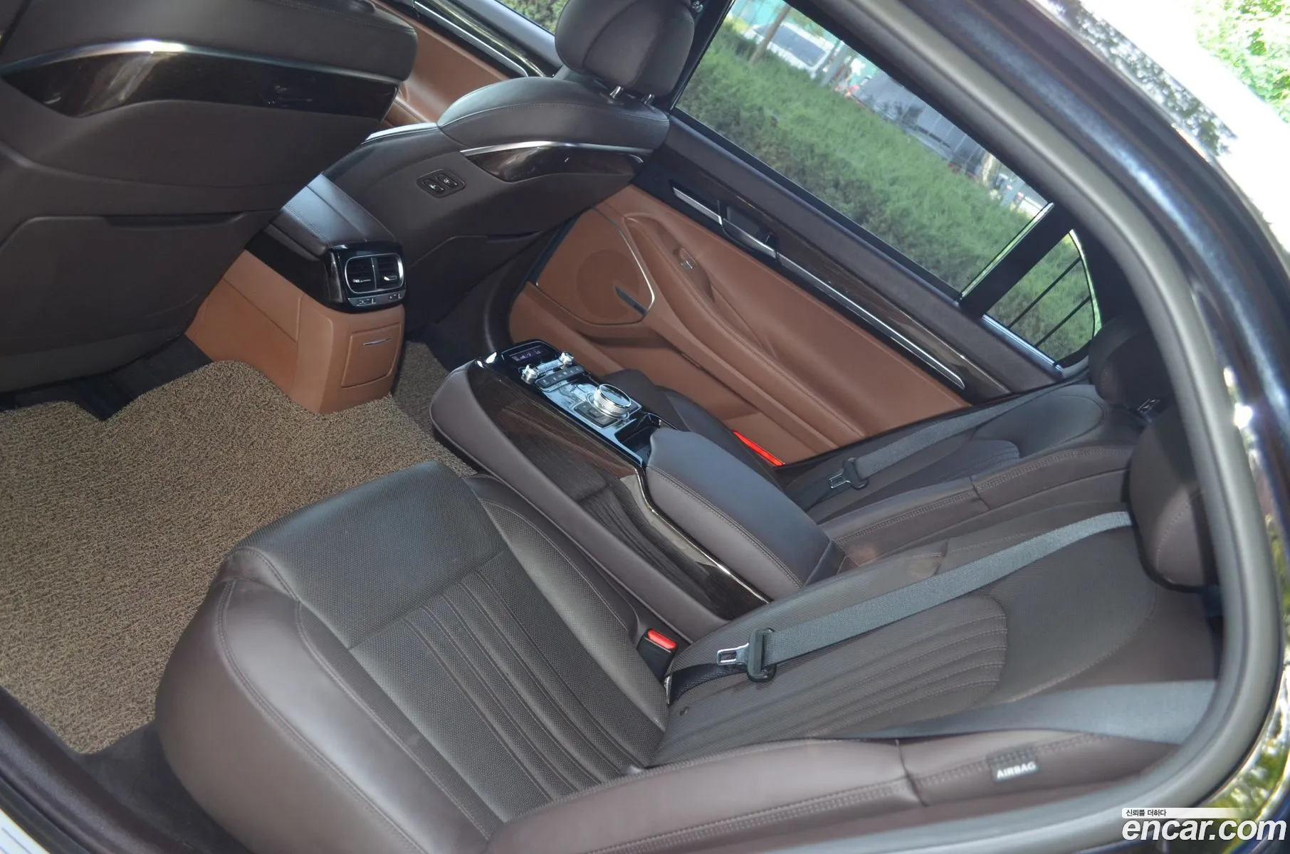 Genesis G90 2019 — 12