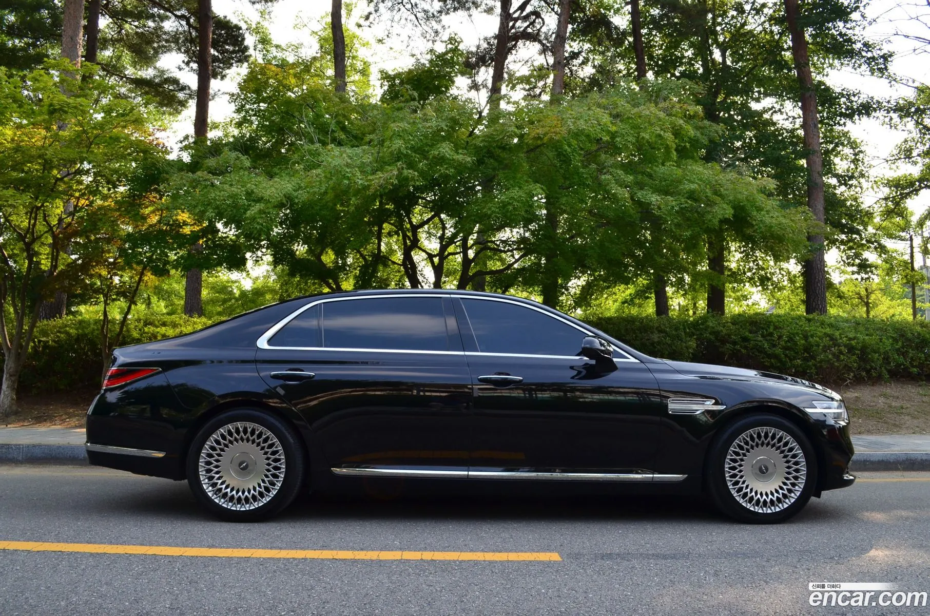 Genesis G90 2019 — 17