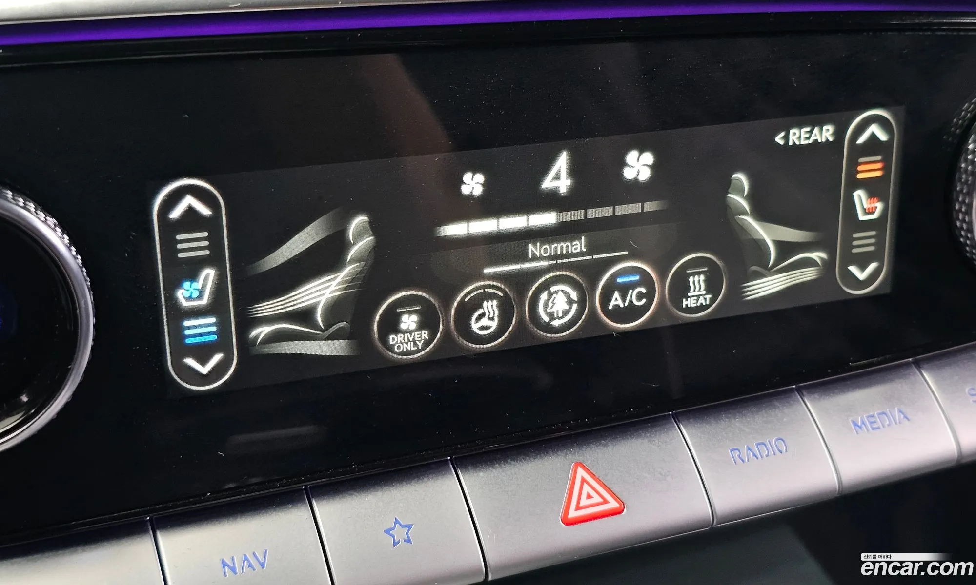 Genesis Electrified GV70 2022 — 17