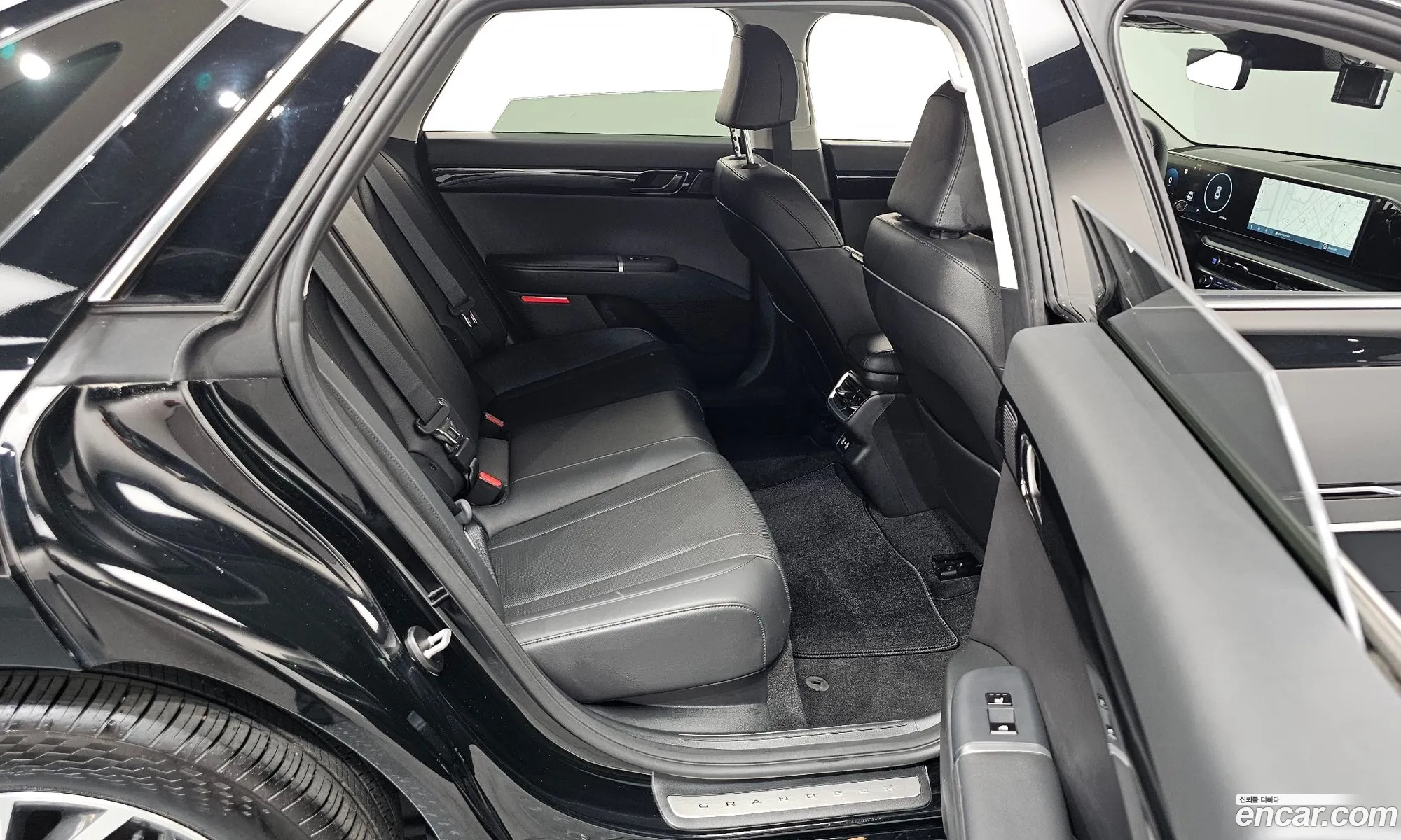 Hyundai Grandeur 2023 — 14