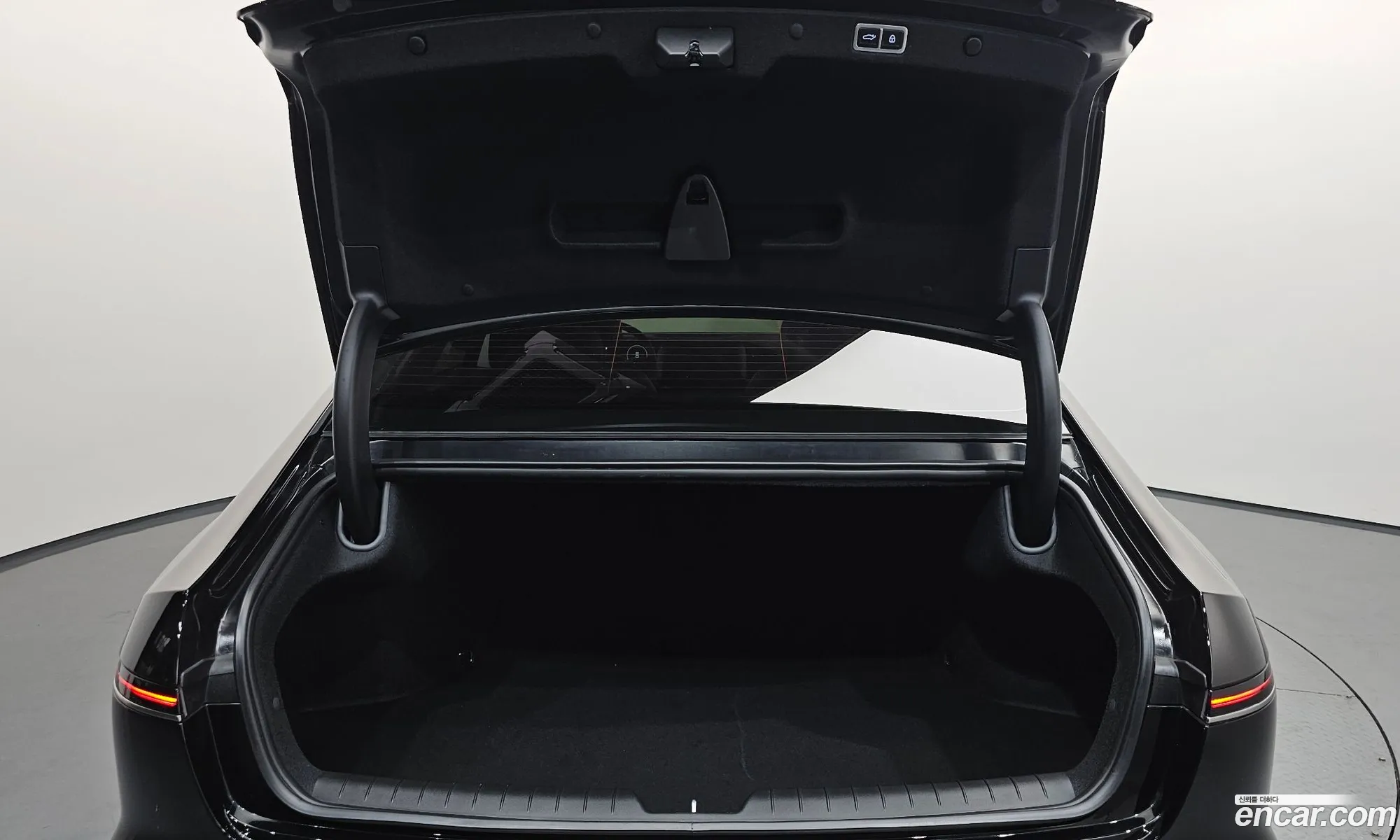 Hyundai Grandeur 2023 — 26