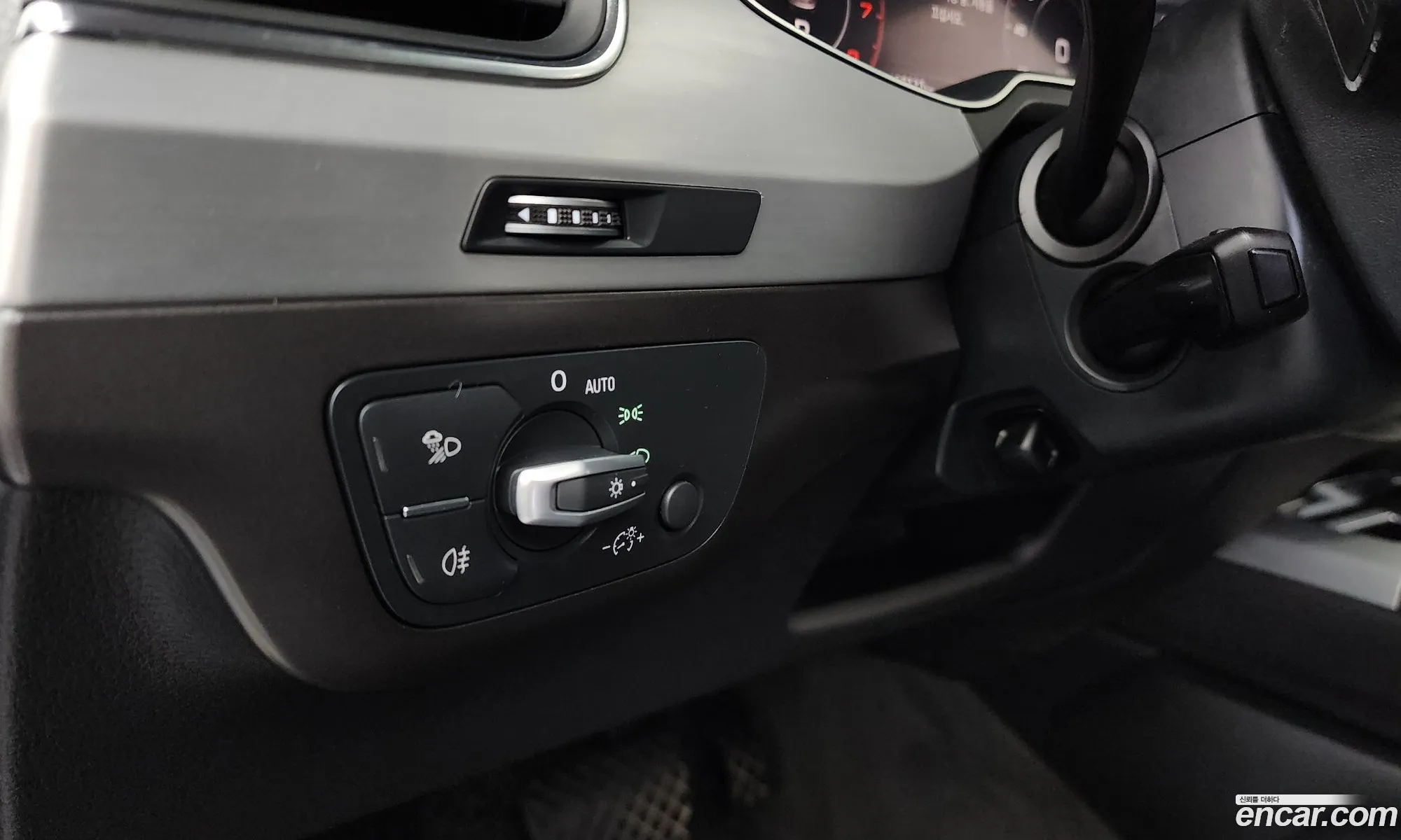 Audi Q7 2019 WAUZZZ4M7KD040633 — 17