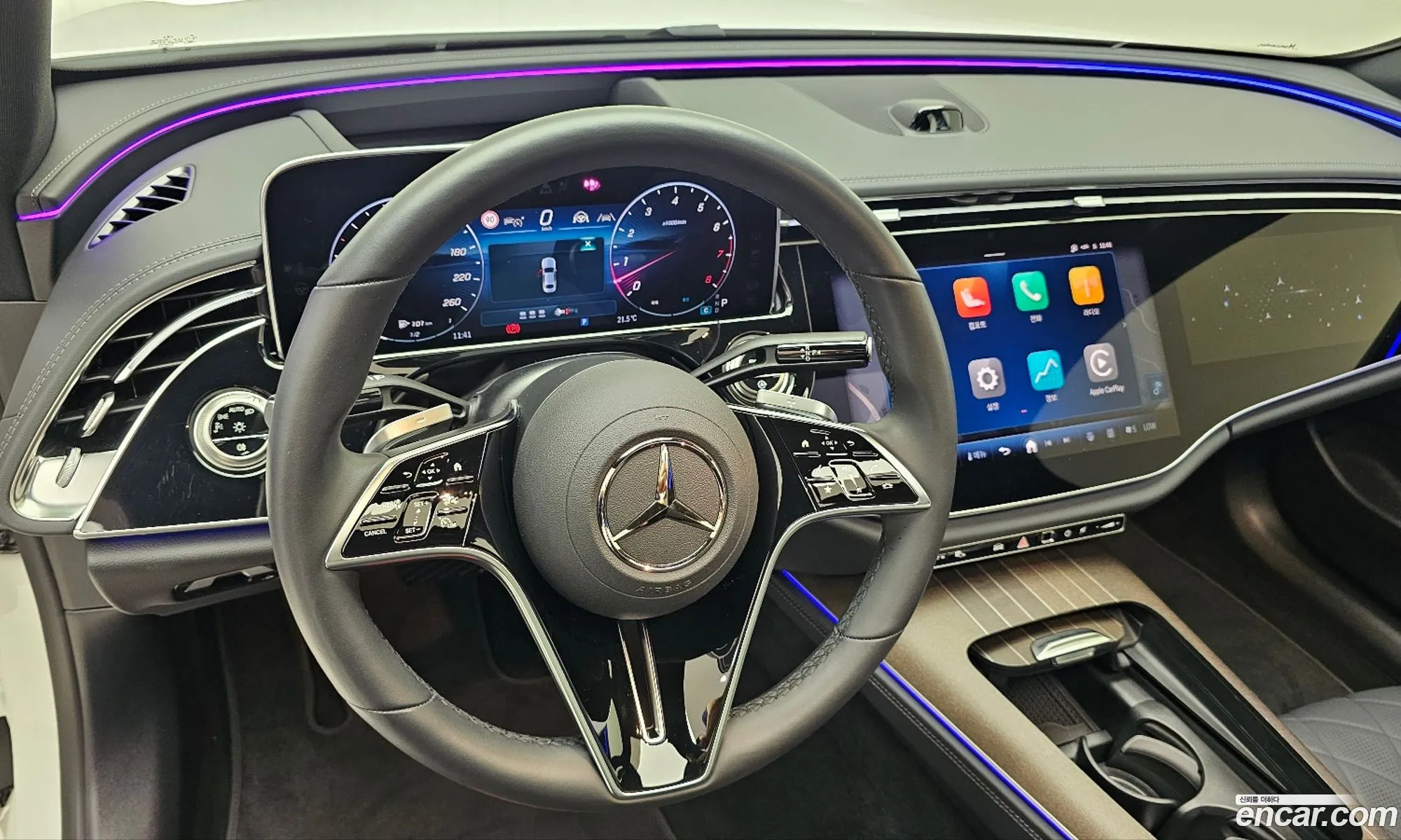 Mercedes-Benz E-Class W214 2025 — 18