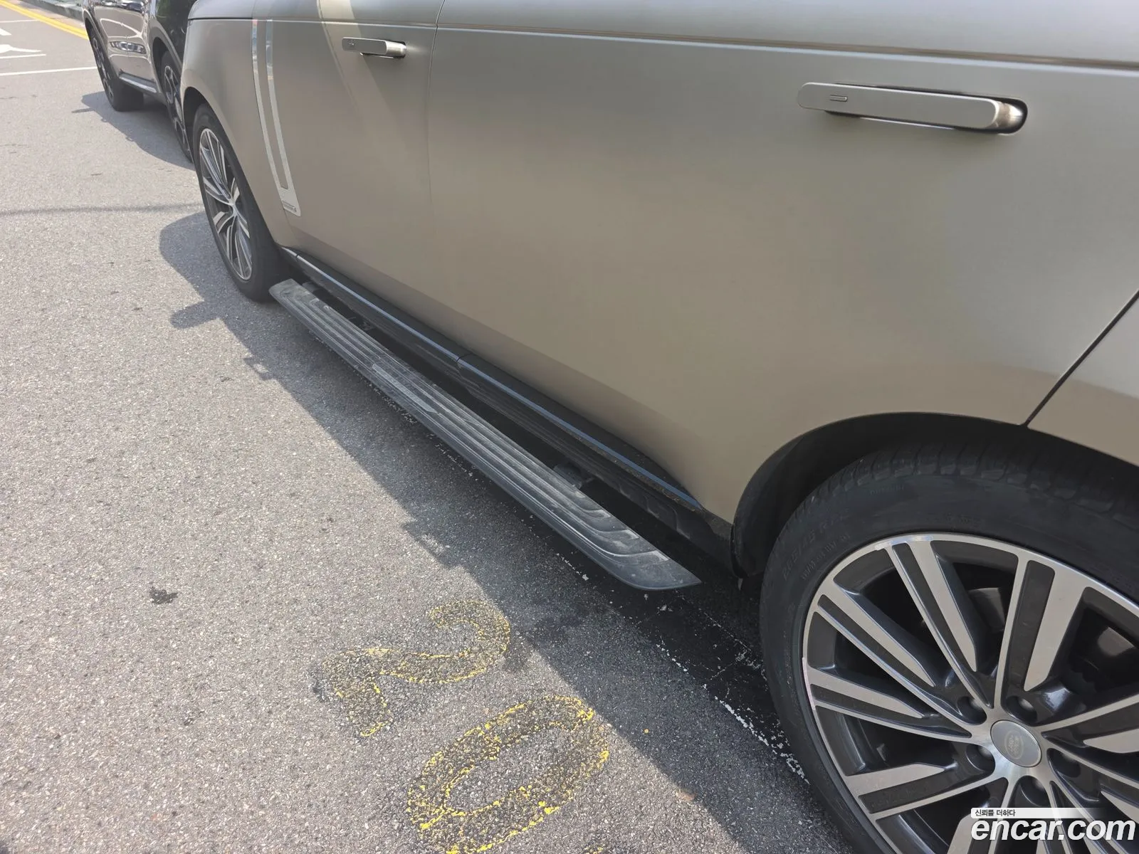 Land Rover Range Rover 2023 — 17
