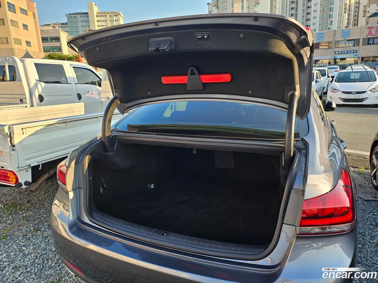 Hyundai Genesis DH 2016 — 17