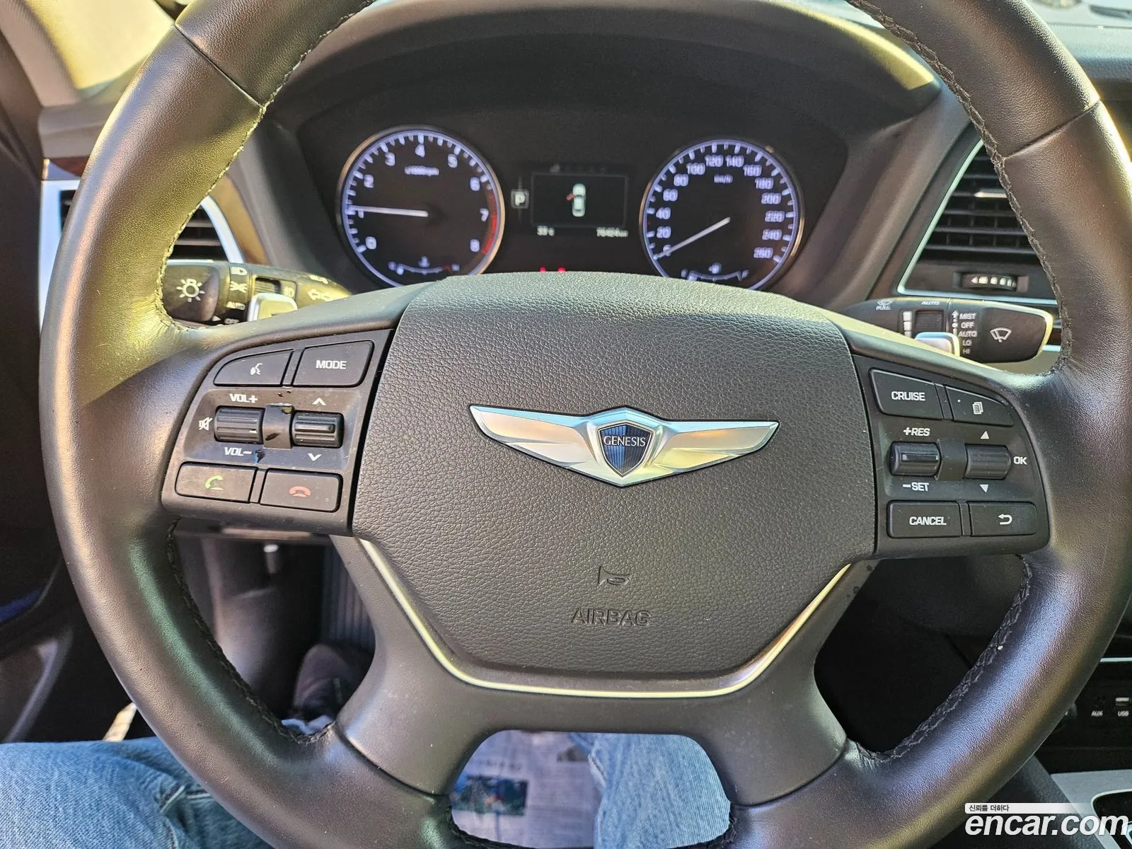 Hyundai Genesis DH 2016 — 18