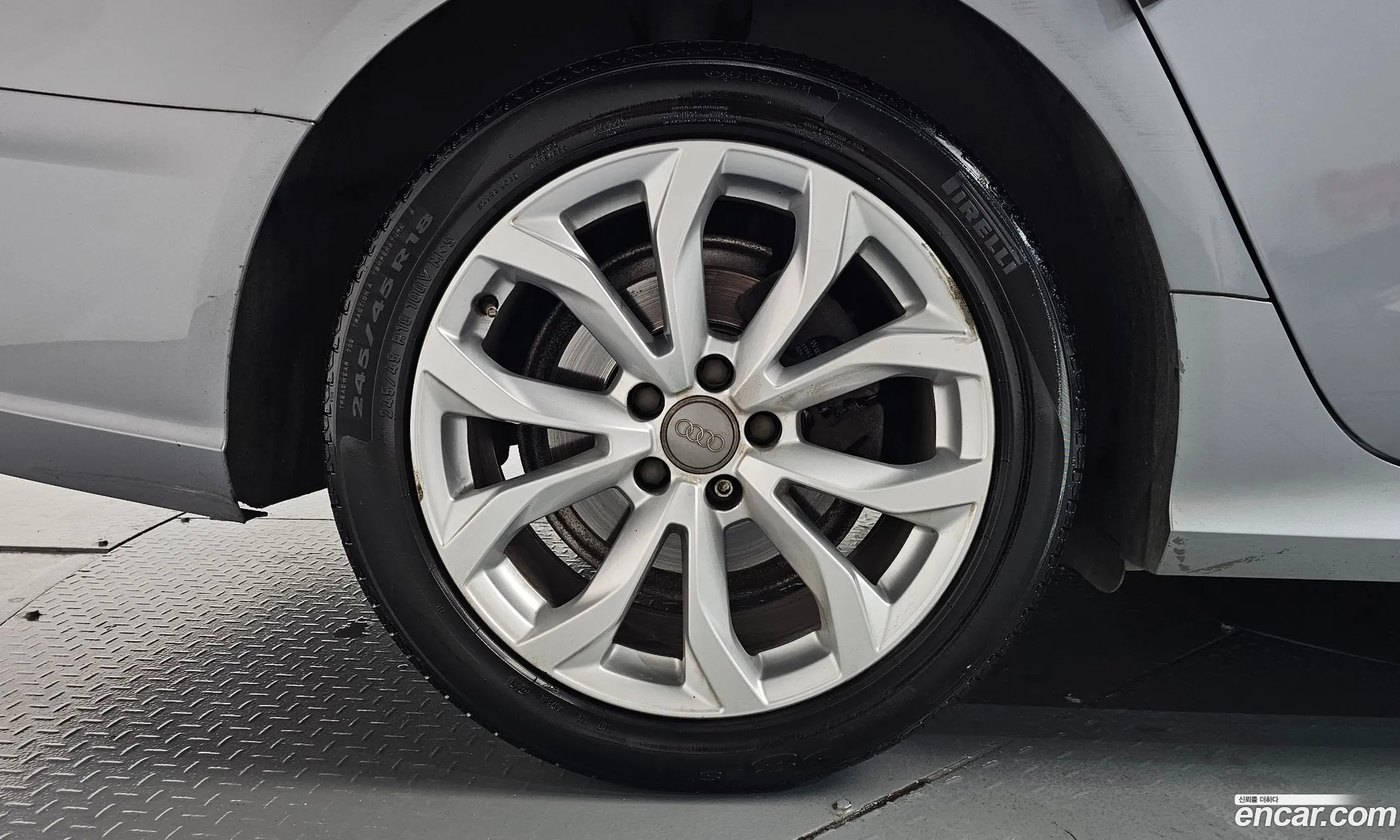 Audi A6 2015 — 29
