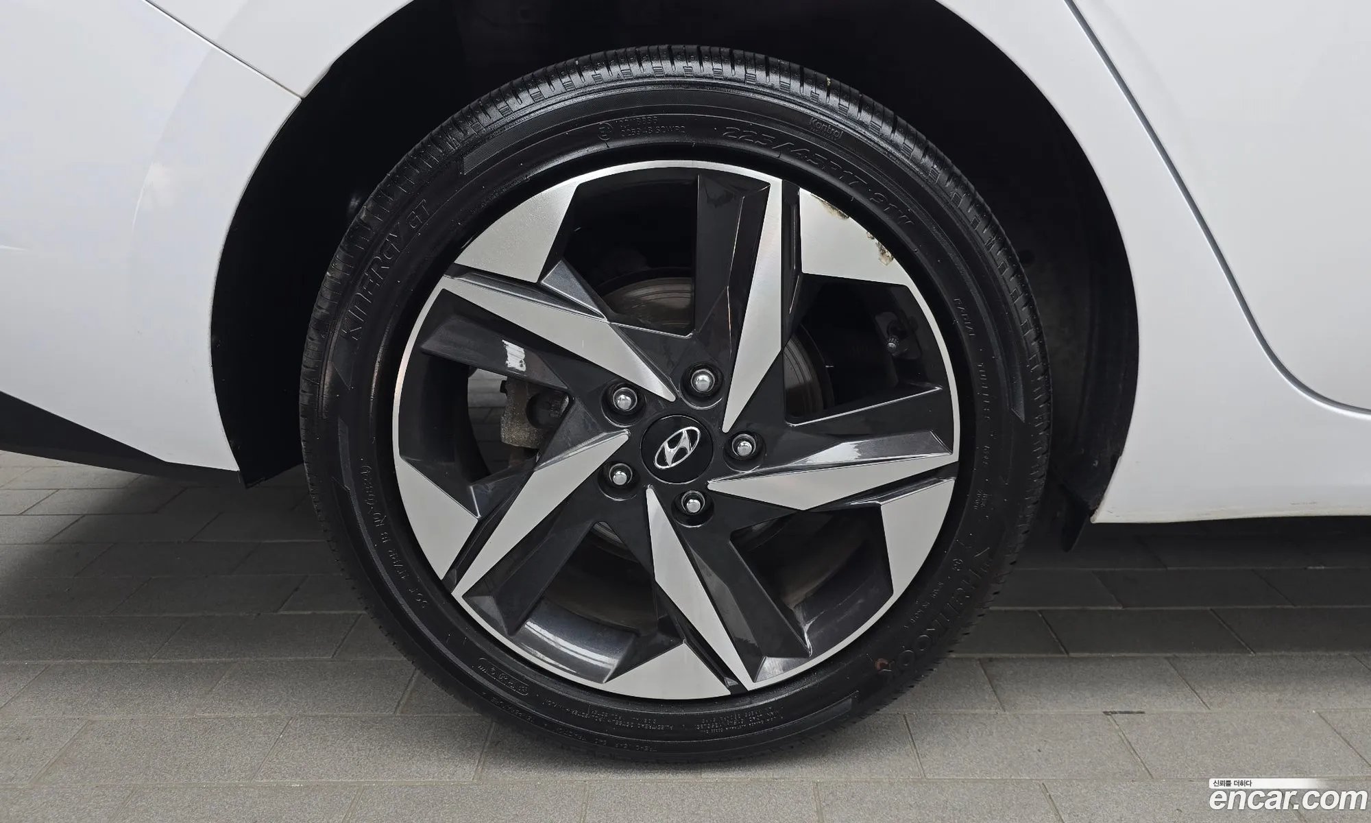 Hyundai Elantra Hybrid 2022 — 7
