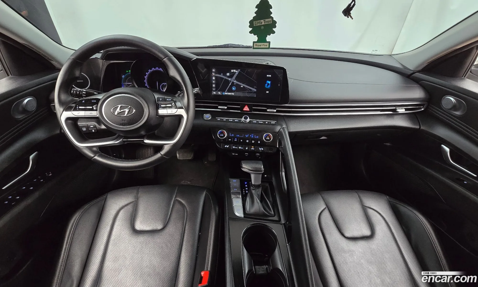 Hyundai Elantra Hybrid 2022 — 9