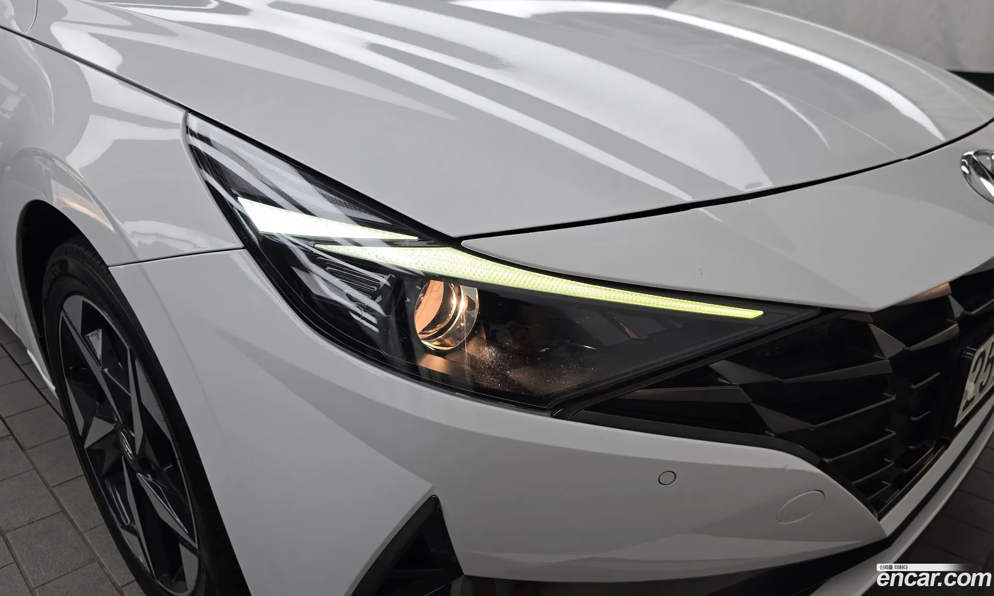 Hyundai Elantra Hybrid 2022 — 22