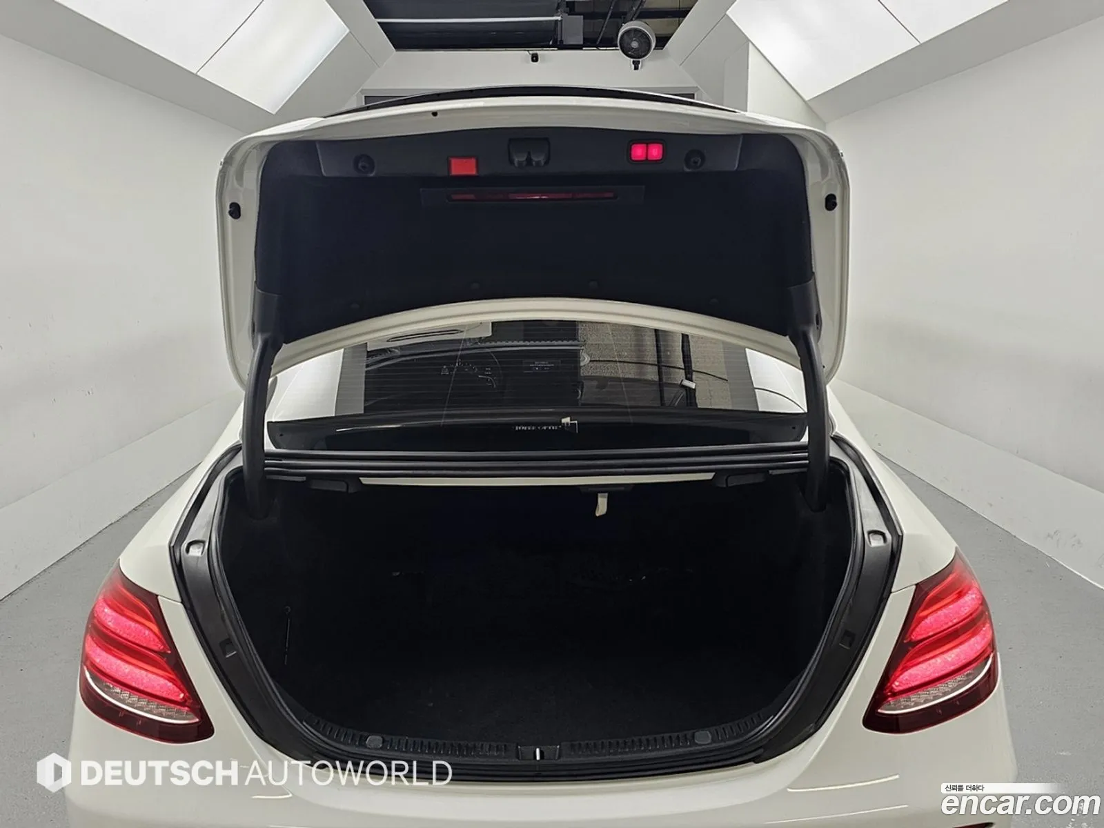 Mercedes-Benz E-Class W213 2020 — 14