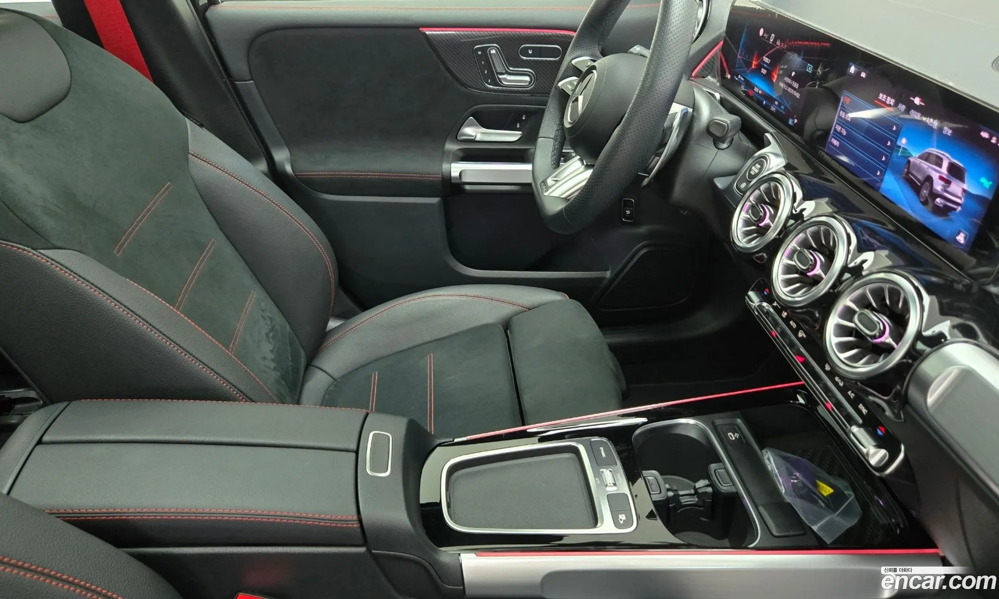 Mercedes-Benz GLB-Class X247 2025 — 12