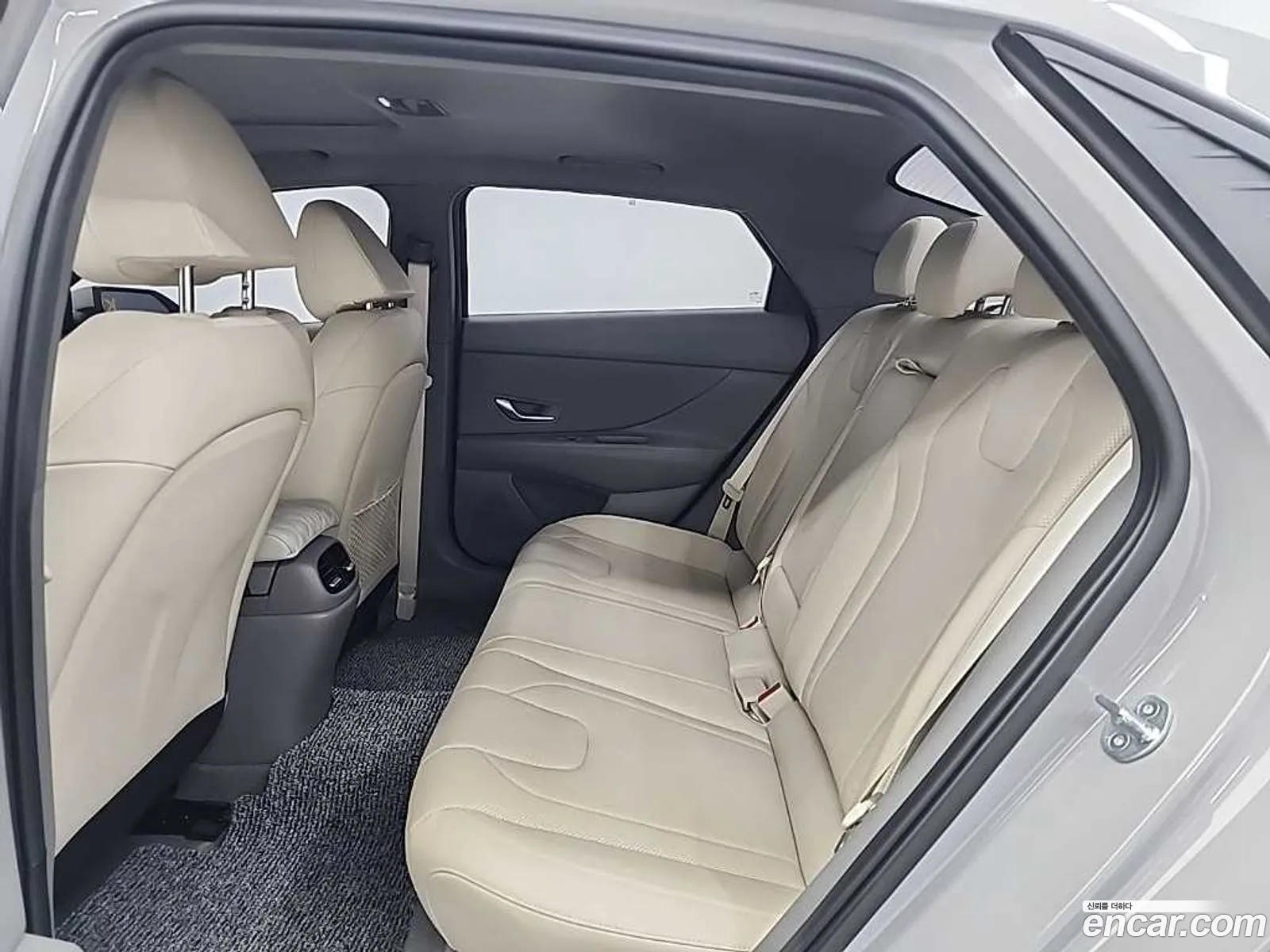 Hyundai Elantra 2022 — 14