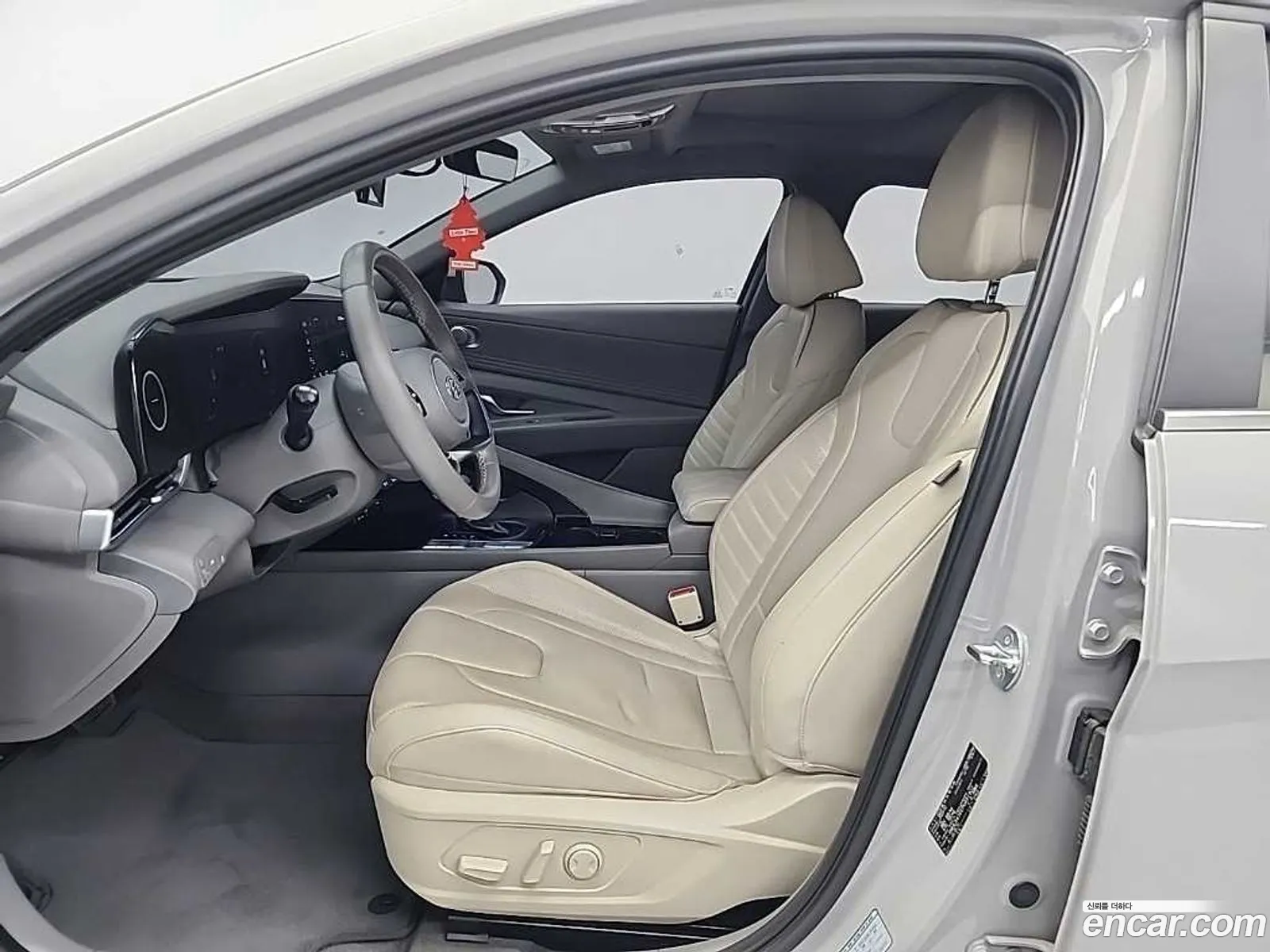 Hyundai Elantra 2022 — 12