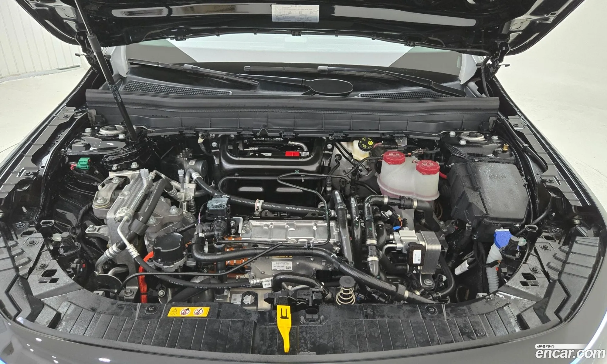 Mercedes-Benz EQB X243 2025 — 11