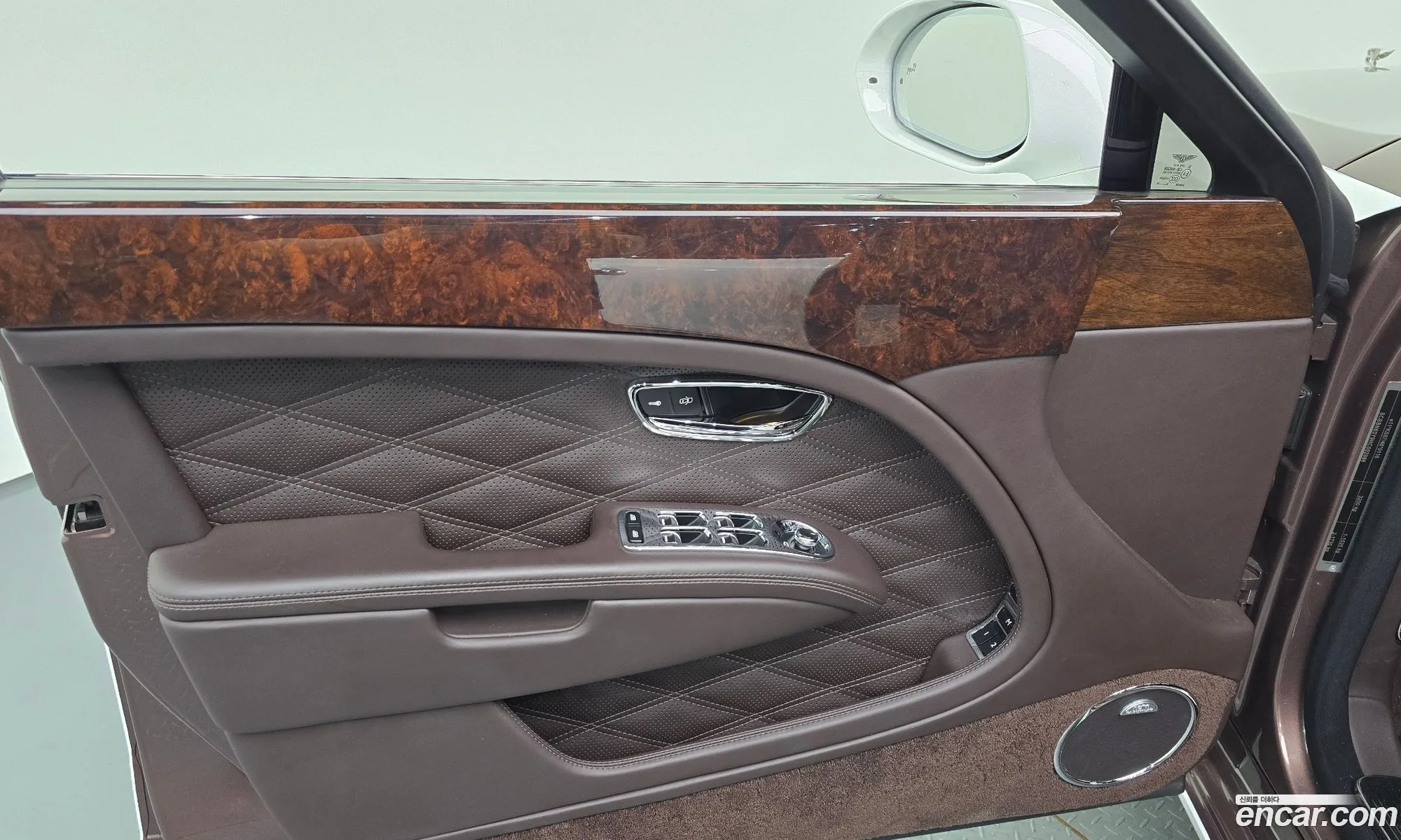 Bentley Mulsanne 2017 — 25