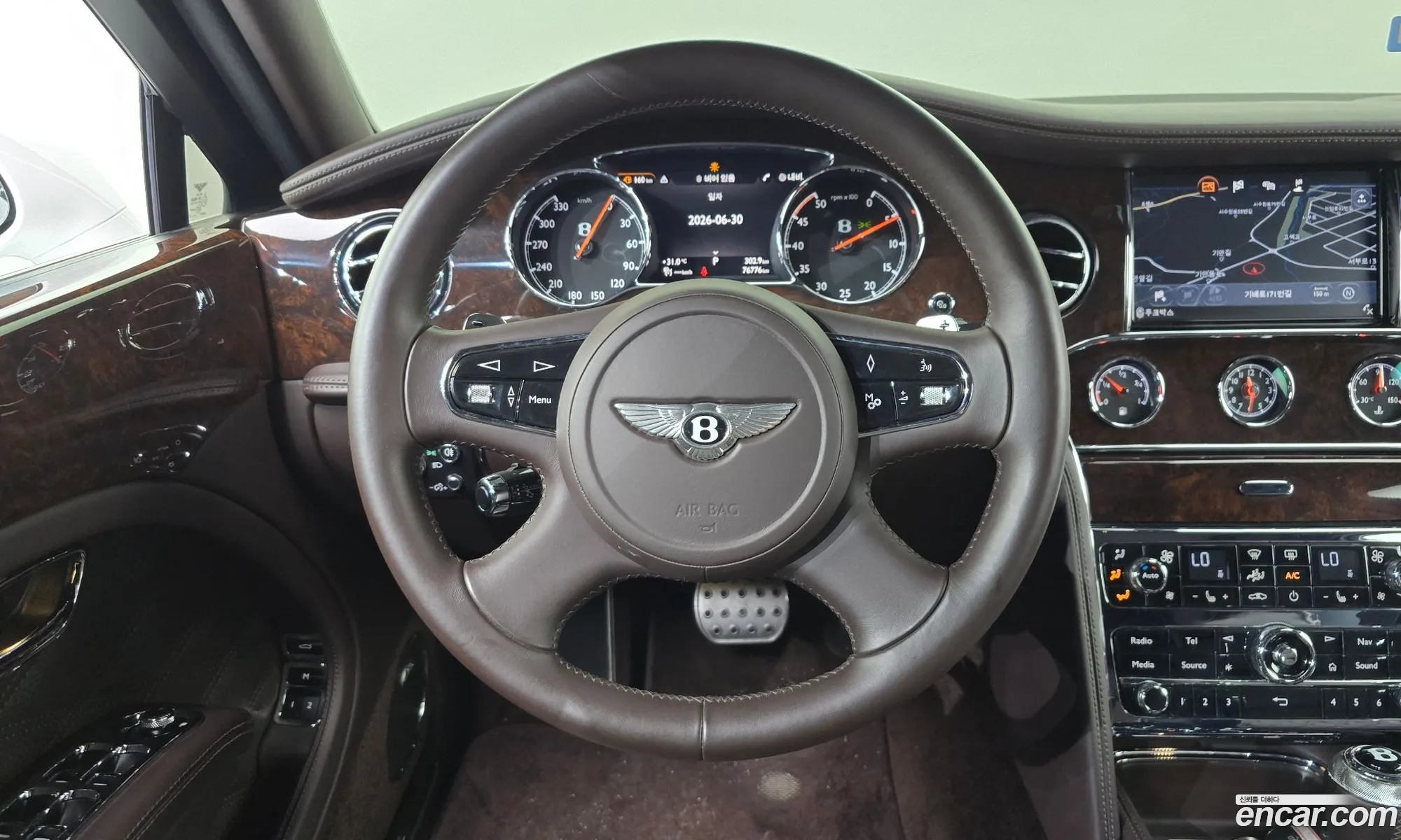 Bentley Mulsanne 2017 — 17