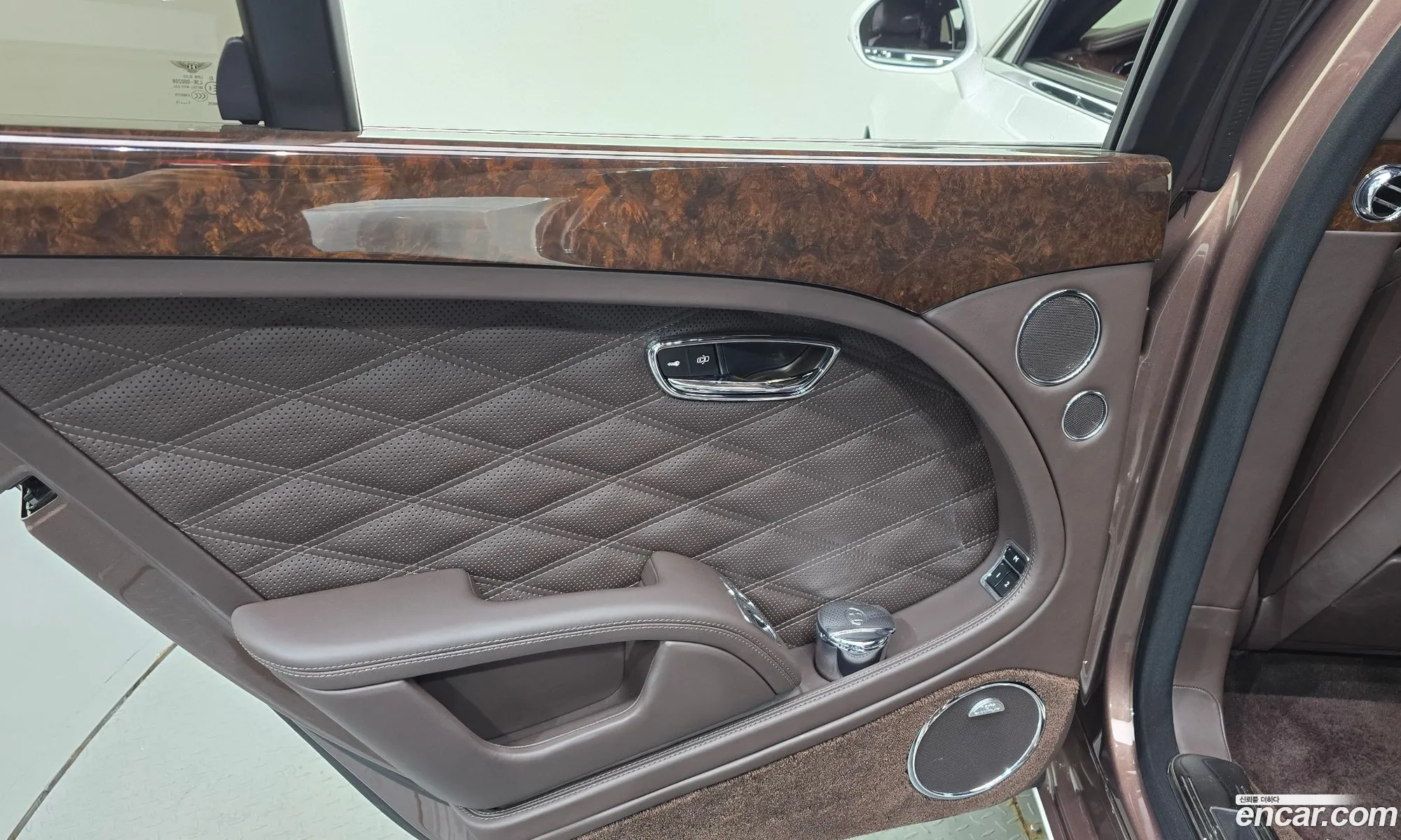 Bentley Mulsanne 2017 — 32