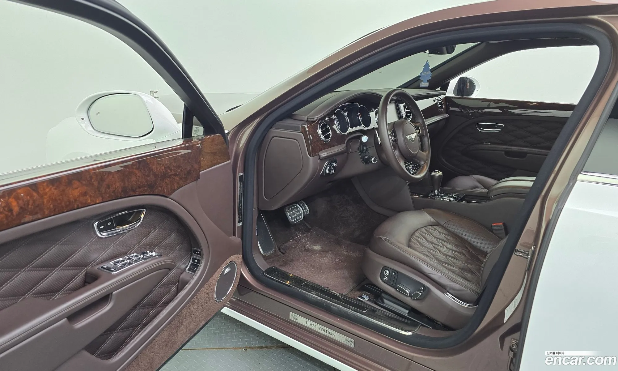 Bentley Mulsanne 2017 — 33