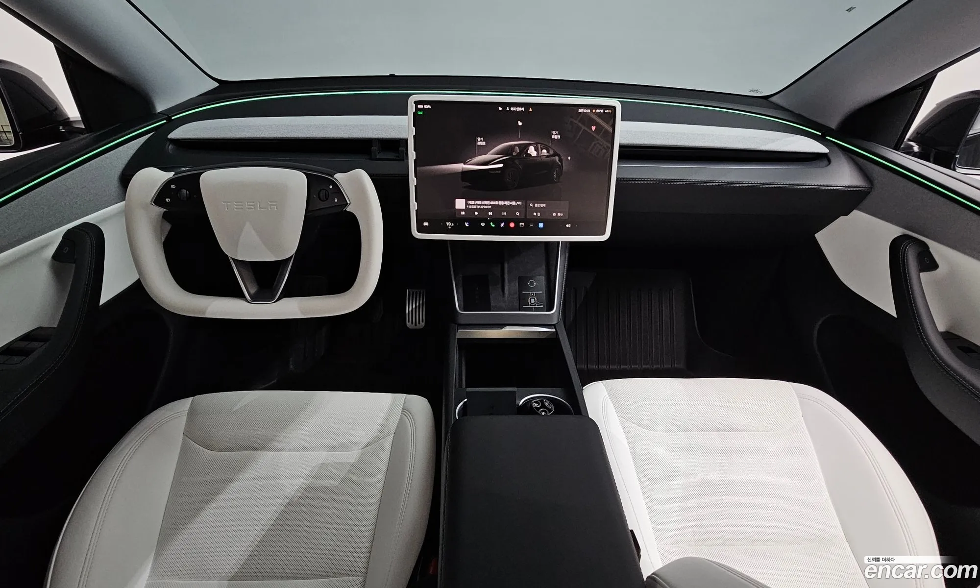 Tesla Model Y 2025 LRWYGCFJ8SC054242 — 20