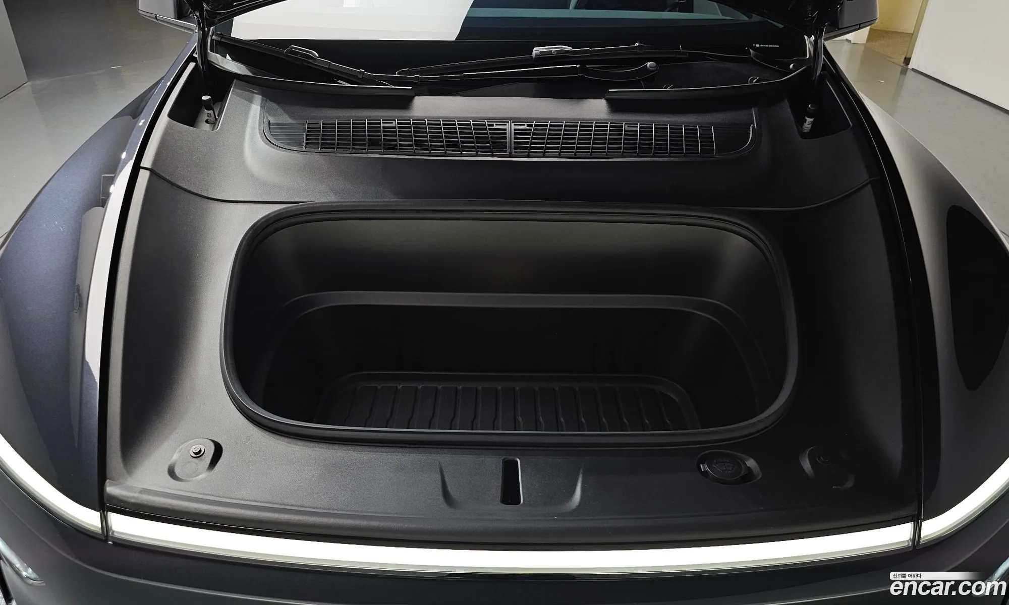 Tesla Model Y 2025 LRWYGCFJ8SC054242 — 6