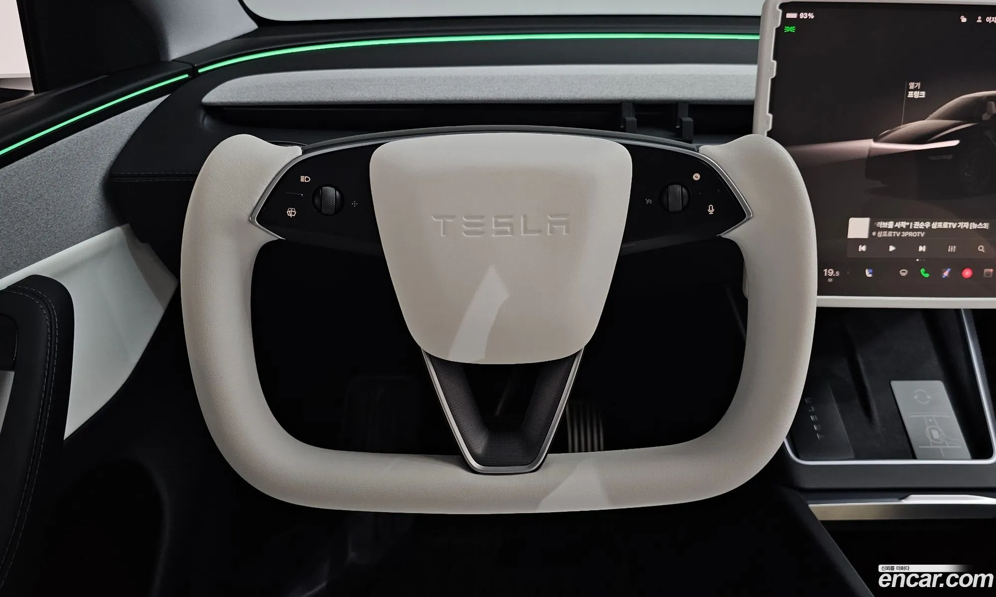 Tesla Model Y 2025 LRWYGCFJ8SC054242 — 18