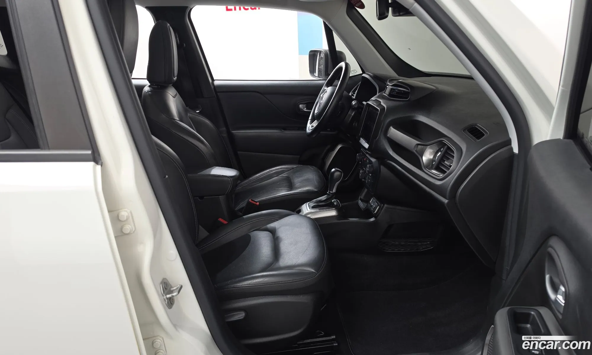 Jeep Renegade 2020 1C4BU0000LPL11237 — 10