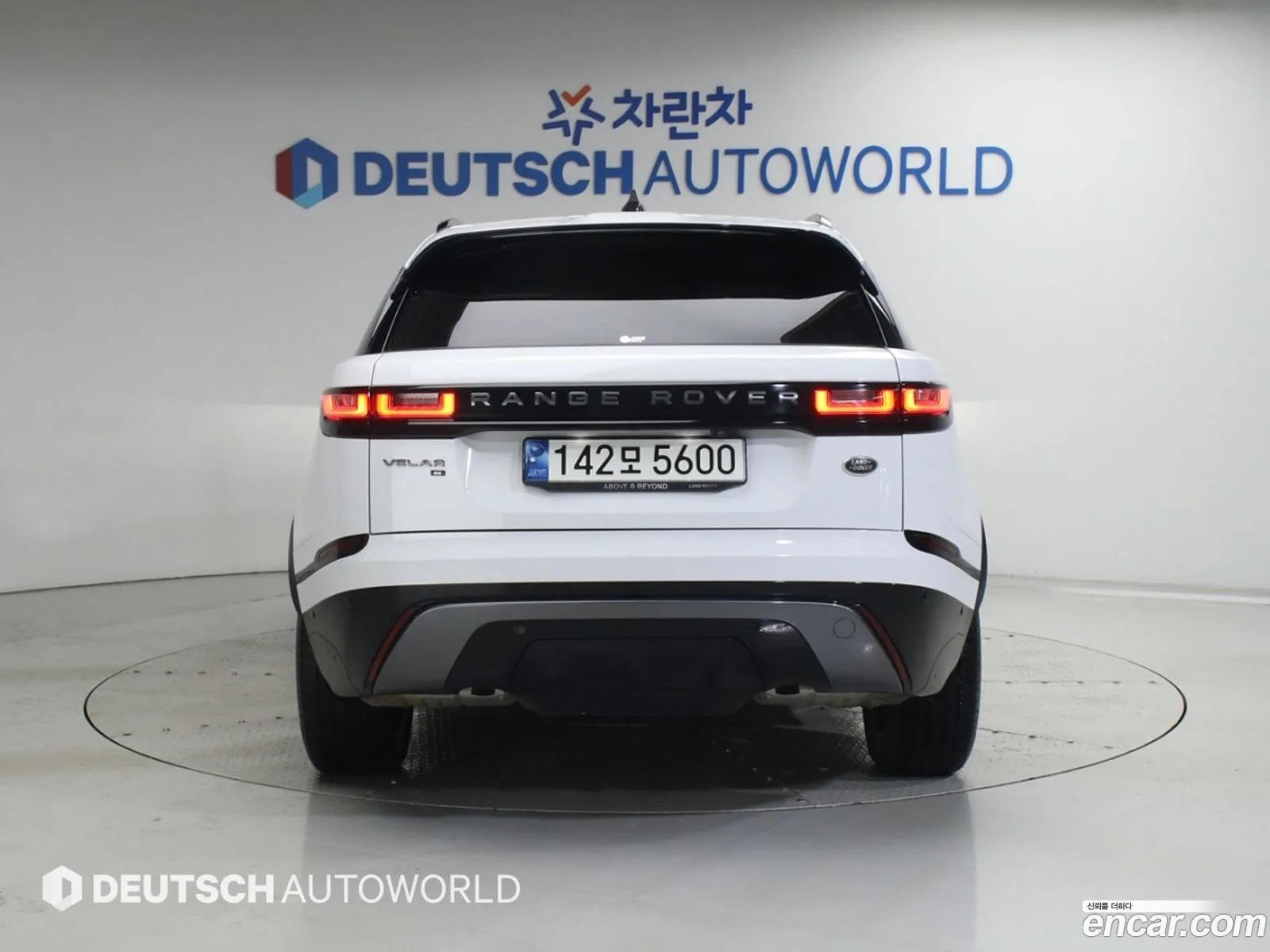 Land Rover Range Rover Velar 2021 — 10