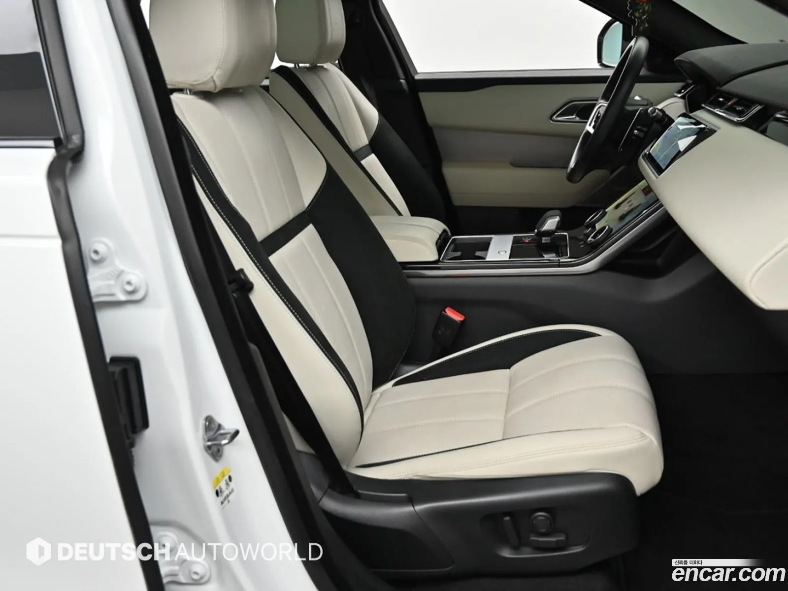 Land Rover Range Rover Velar 2021 — 11