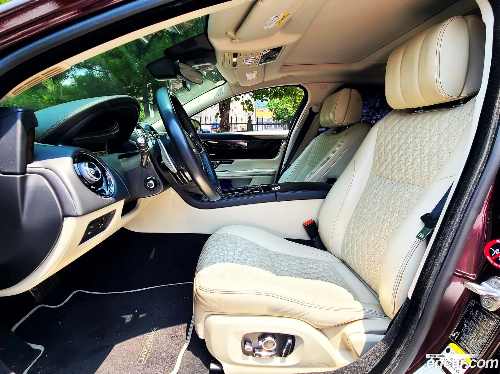 Jaguar XJ 2018 — 12
