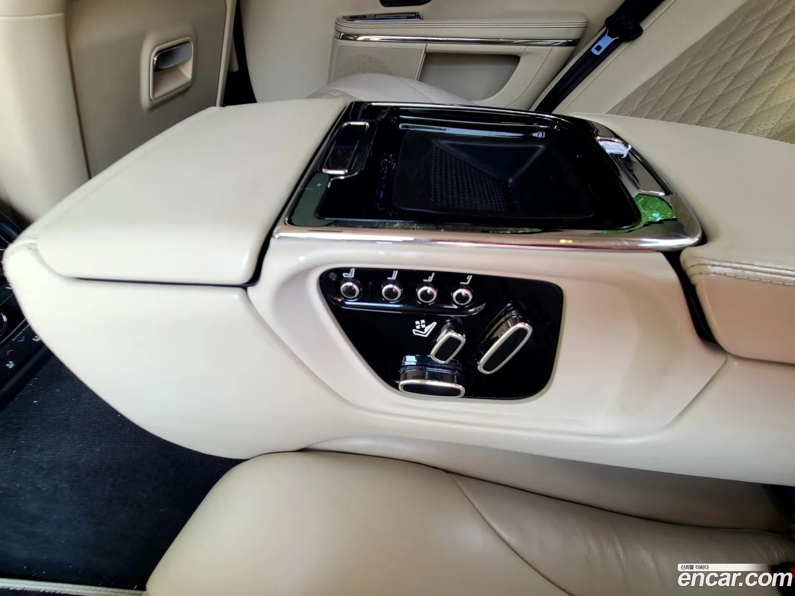 Jaguar XJ 2018 — 11