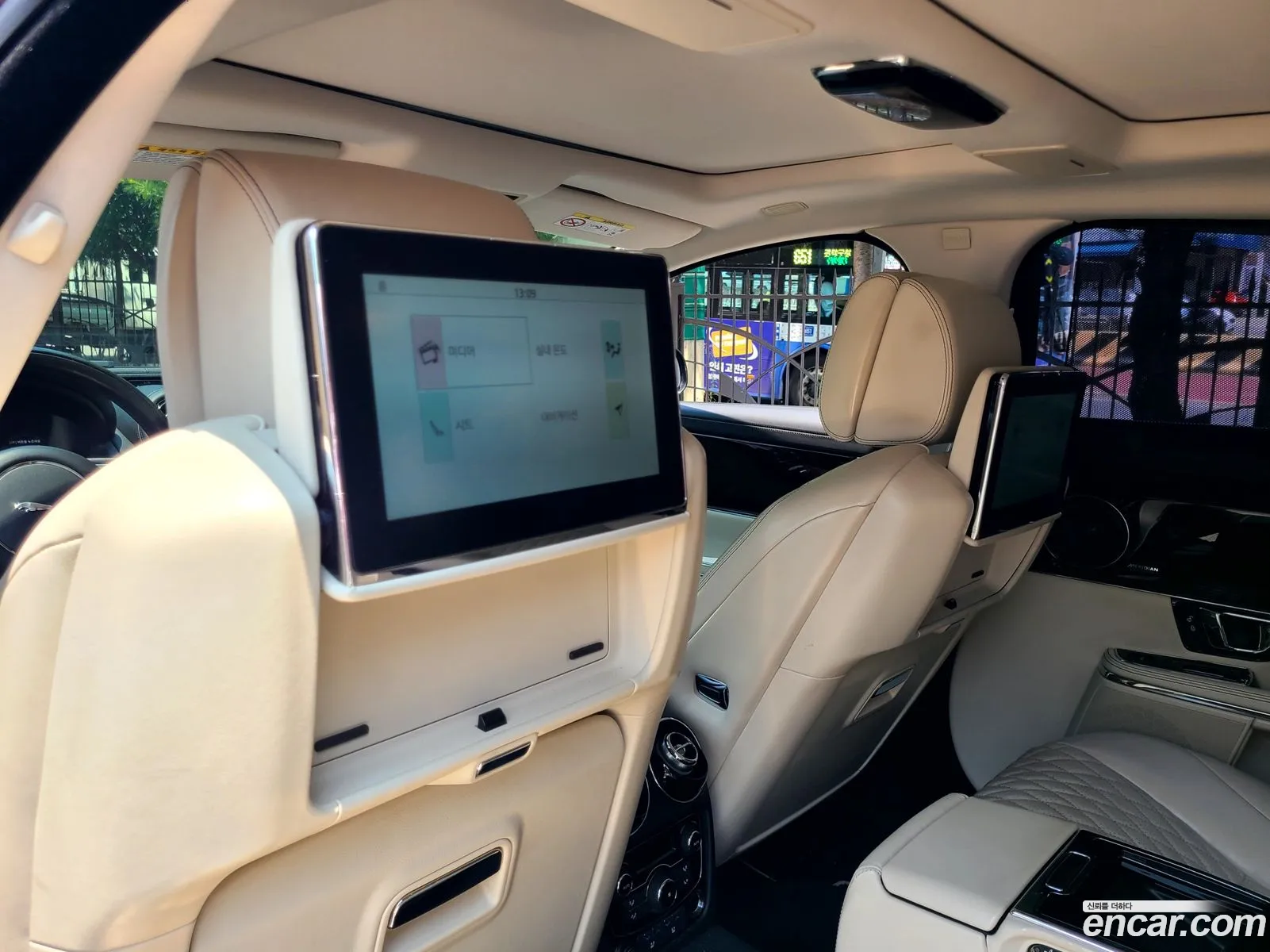 Jaguar XJ 2018 — 16