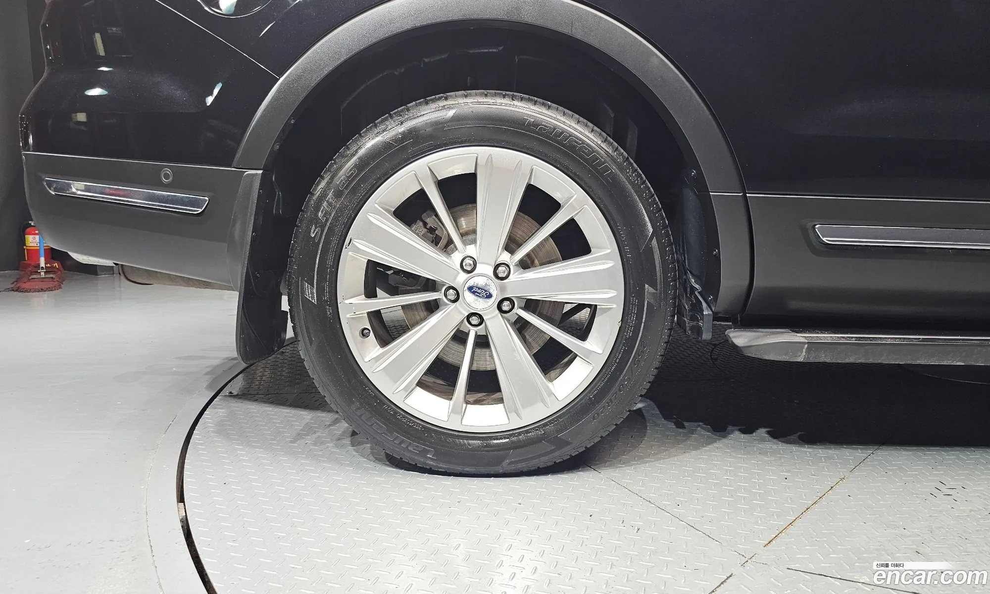 Ford Explorer 2019 1FM5K8FH5KGA47994 — 3