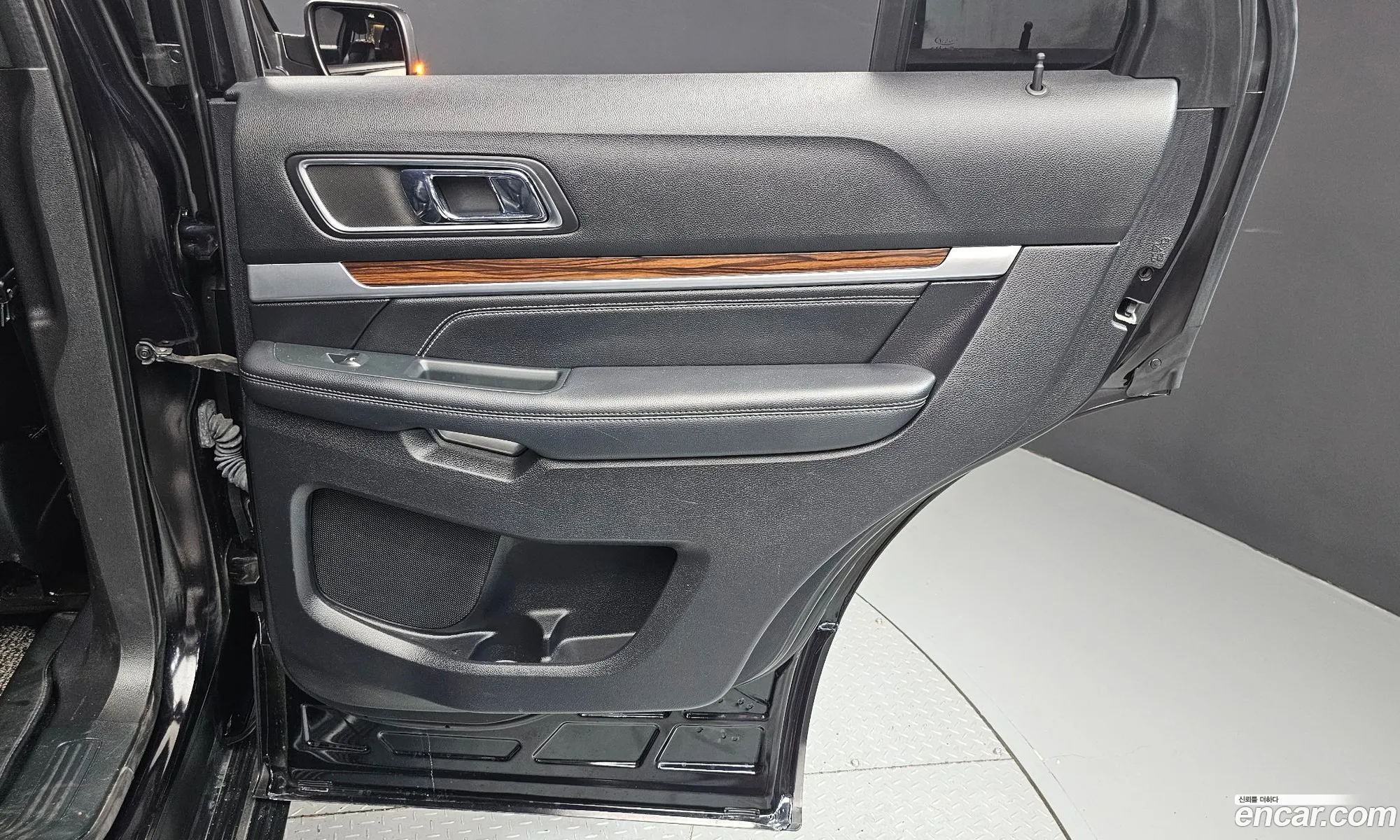 Ford Explorer 2019 1FM5K8FH5KGA47994 — 17